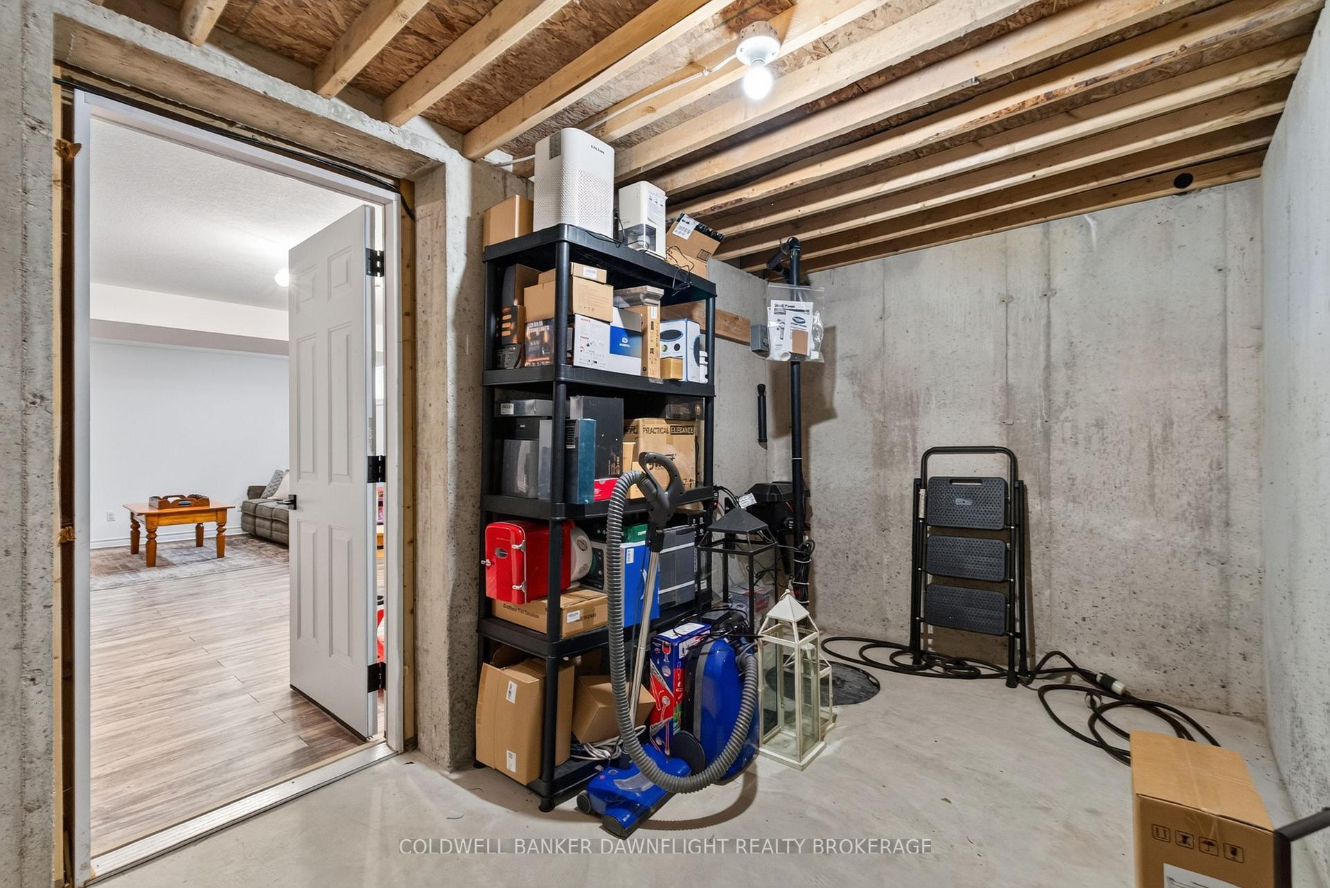 Photo 35 of 7 Finch Street, North Middlesex, Ailsa Craig — HOMEH