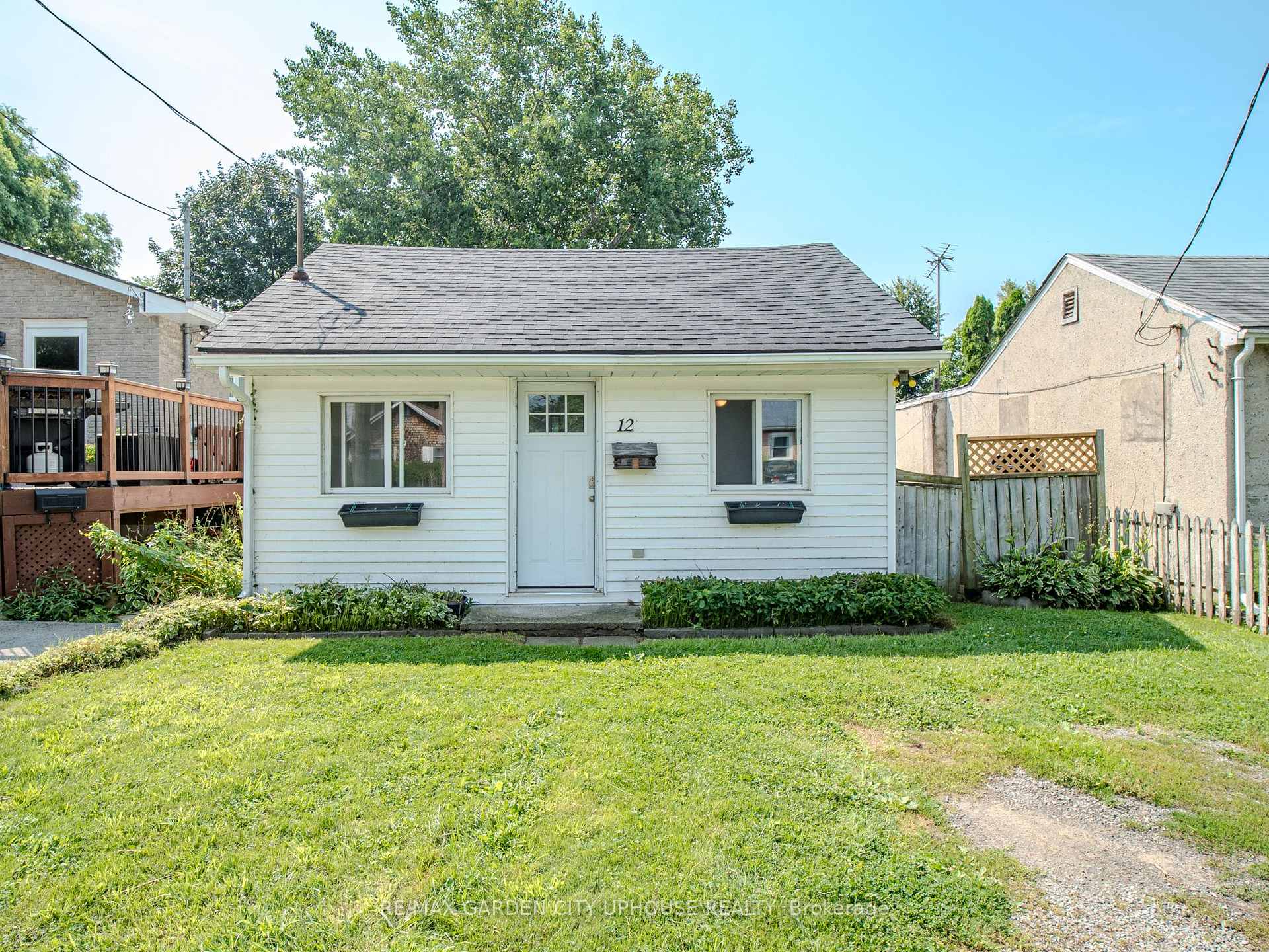 Photo 1 of 12 Beachaven Drive, St. Catharines, Port Weller — HOMEH