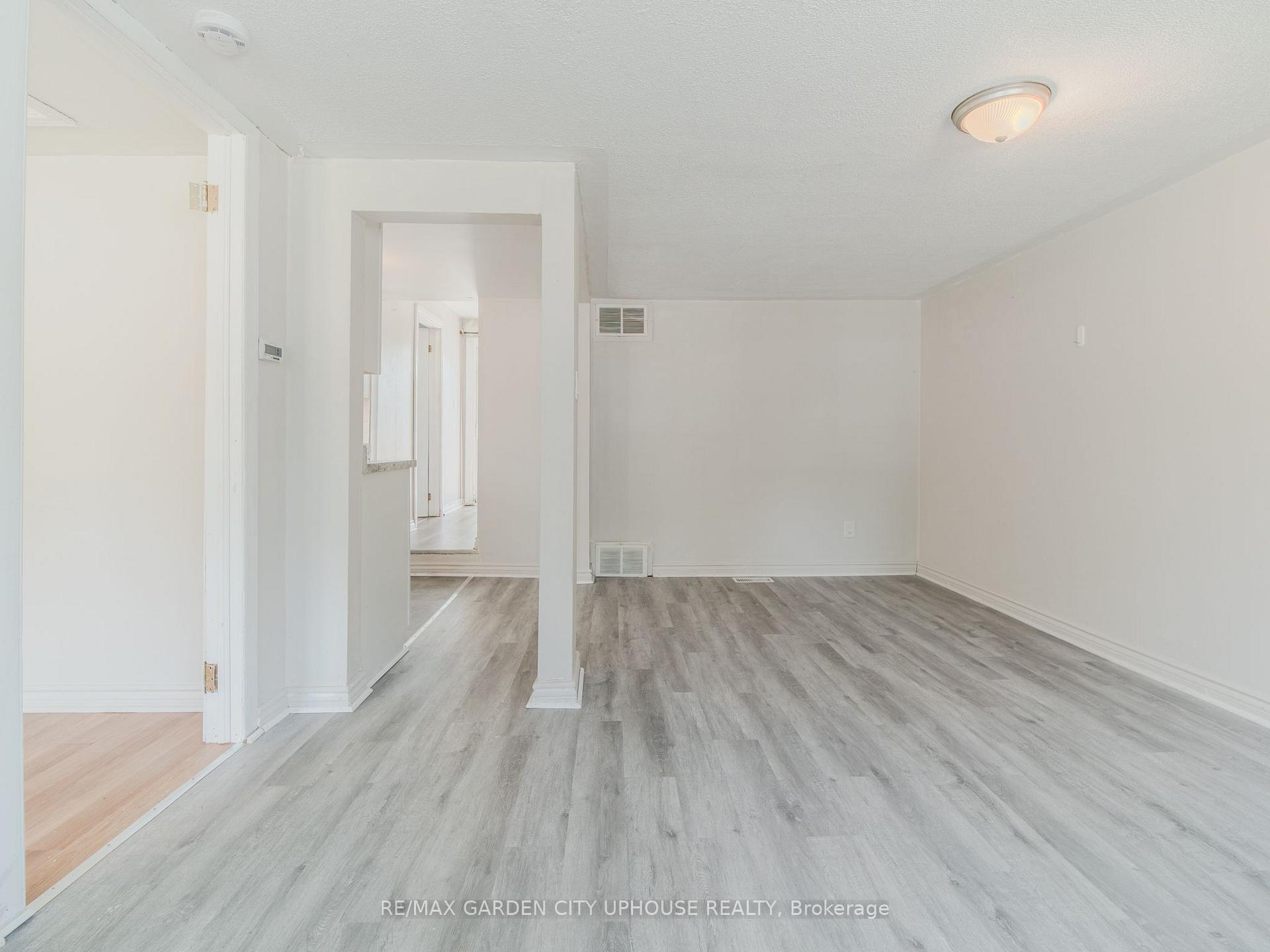 Photo 6 of 12 Beachaven Drive, St. Catharines, Port Weller — HOMEH