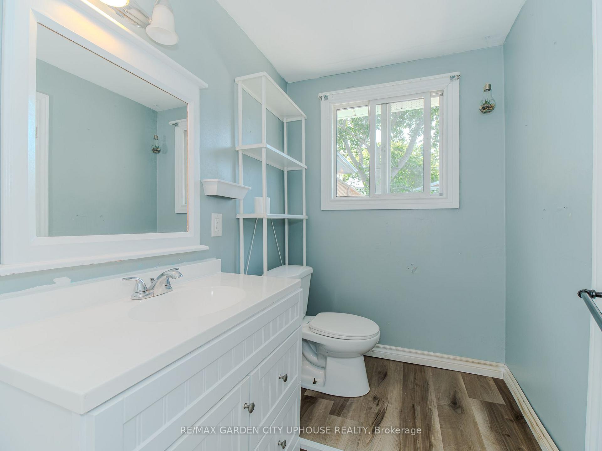 Photo 10 of 12 Beachaven Drive, St. Catharines, Port Weller — HOMEH
