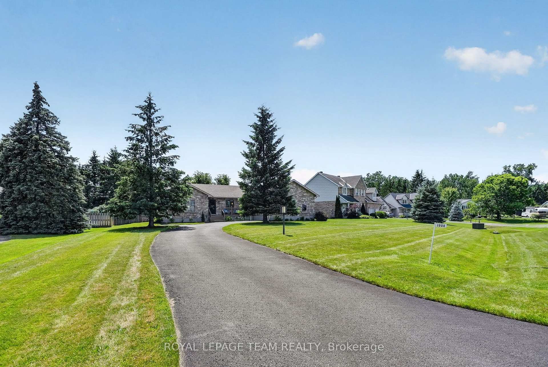 Photo 5 of 1550 Stanleyfield Crescent, Ottawa, Greely — HOMEH