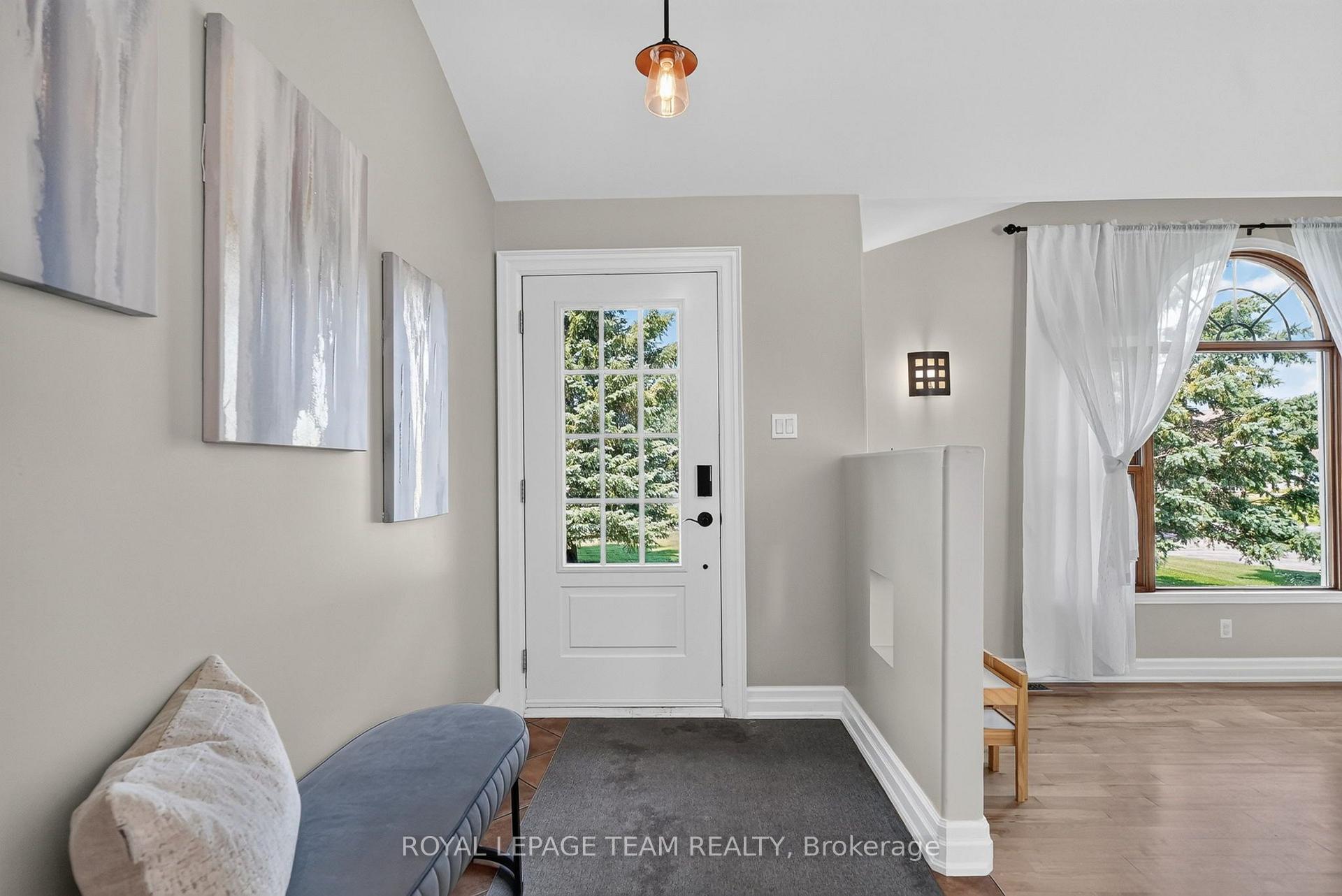 Photo 6 of 1550 Stanleyfield Crescent, Ottawa, Greely — HOMEH