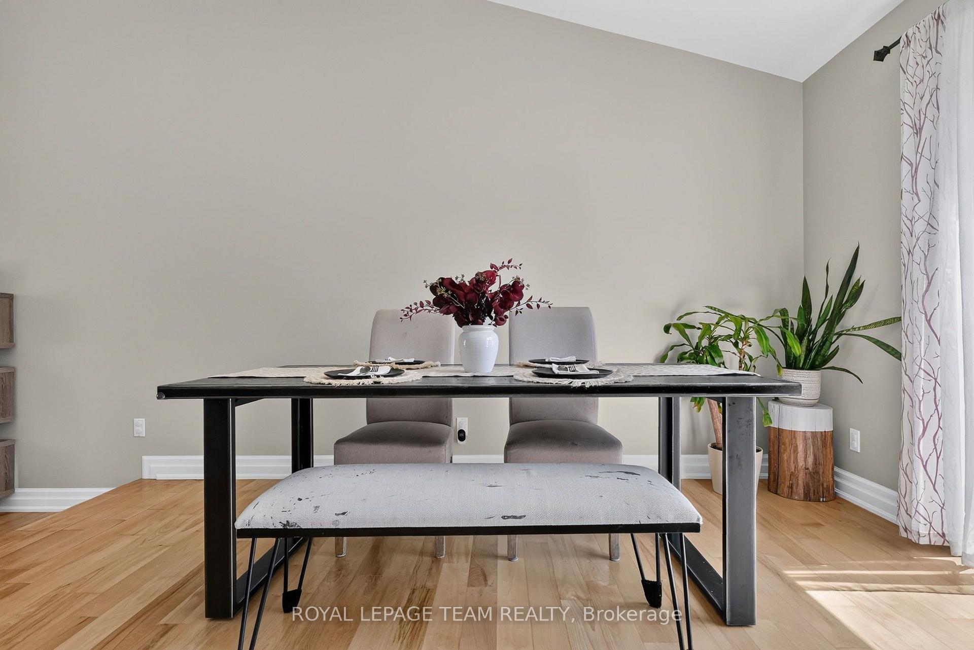 Photo 18 of 1550 Stanleyfield Crescent, Ottawa, Greely — HOMEH
