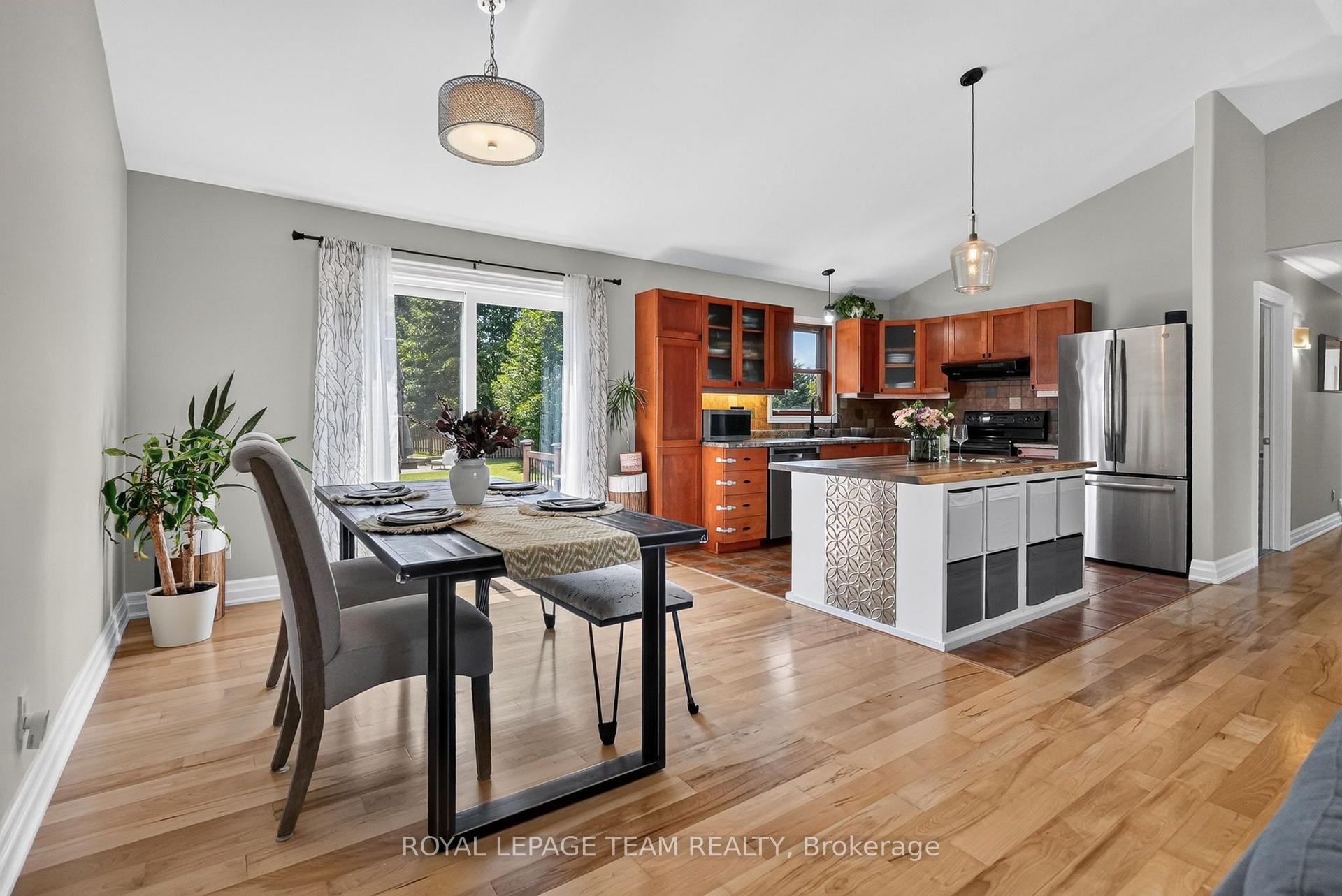 Photo 20 of 1550 Stanleyfield Crescent, Ottawa, Greely — HOMEH
