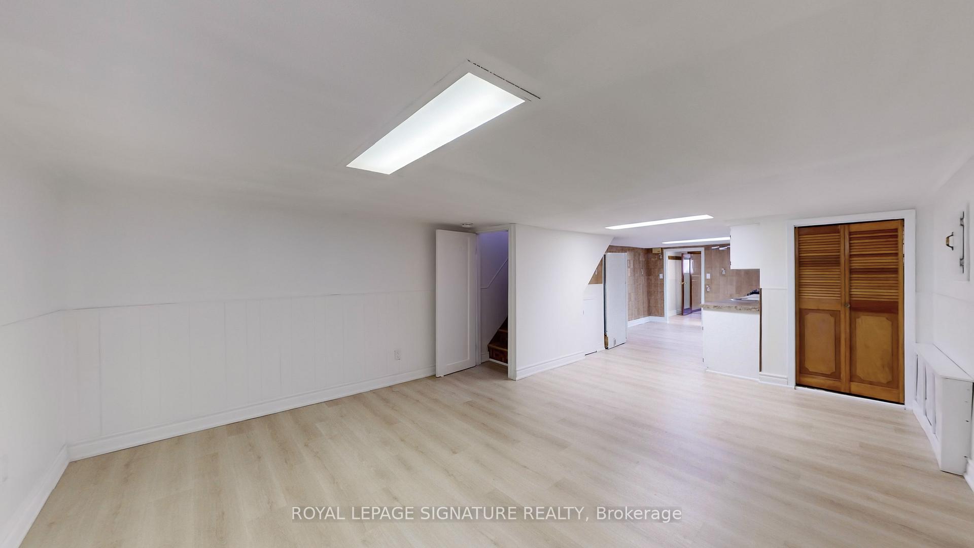 Photo 2 of Unit Lower, 247 Palmerston Avenue, Toronto, Trinity-Bellwoods — HOMEH