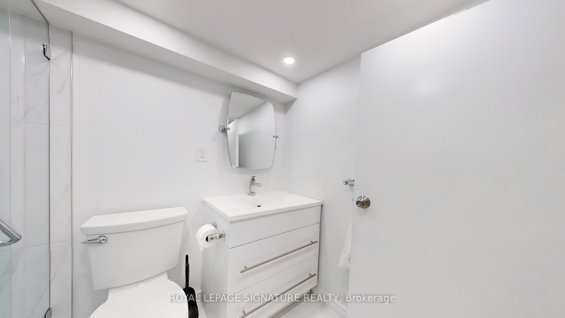 Photo 7 of Unit Lower, 247 Palmerston Avenue, Toronto, Trinity-Bellwoods — HOMEH
