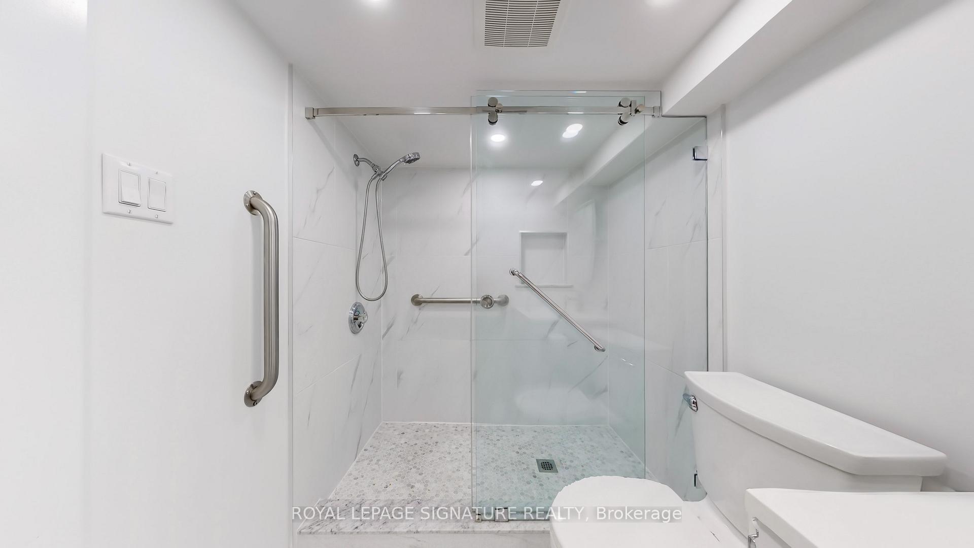 Photo 8 of Unit Lower, 247 Palmerston Avenue, Toronto, Trinity-Bellwoods — HOMEH