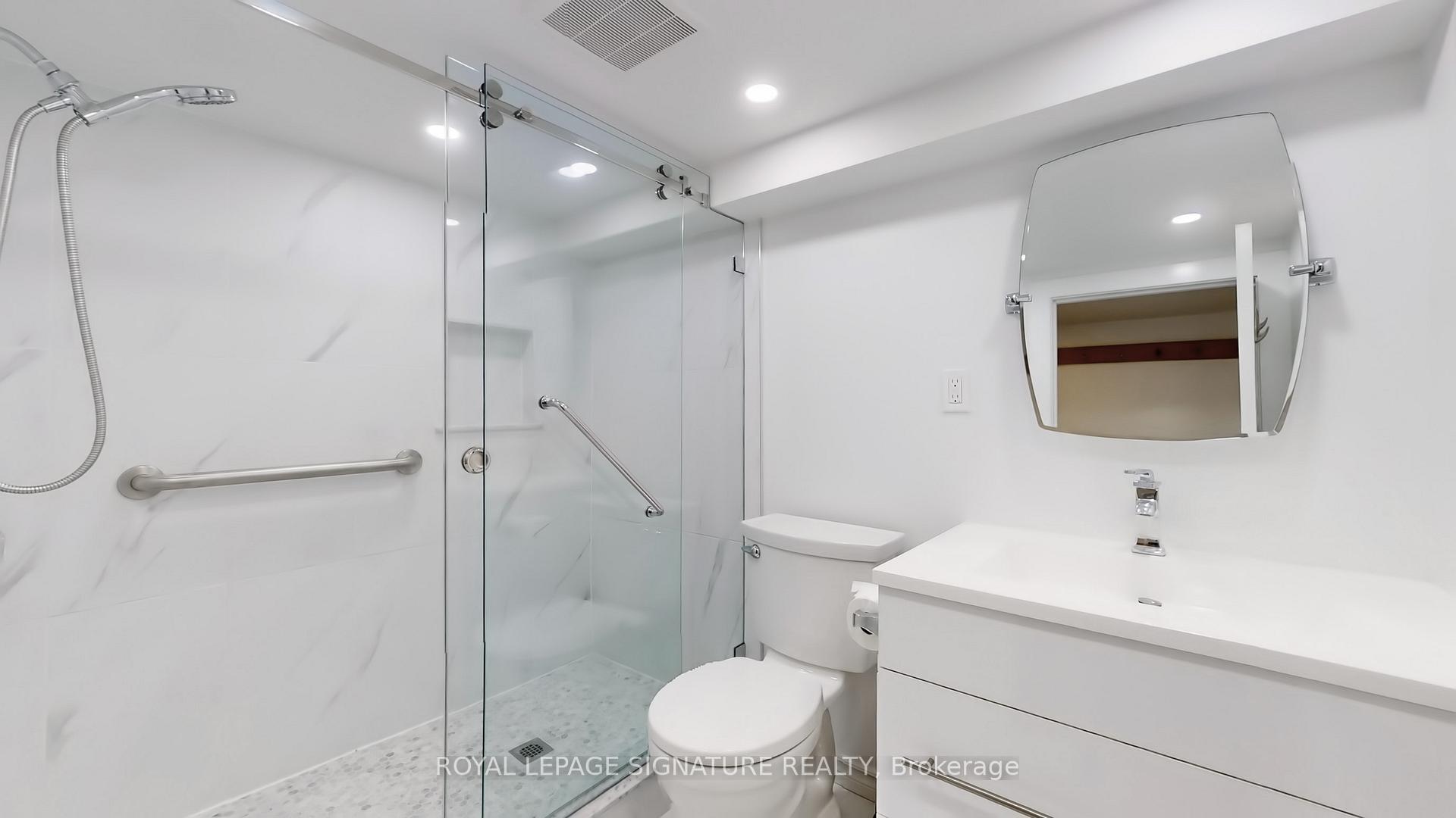 Photo 9 of Unit Lower, 247 Palmerston Avenue, Toronto, Trinity-Bellwoods — HOMEH