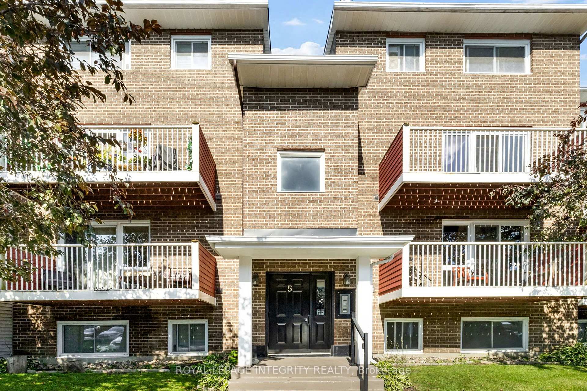 Front of Unit 503, 1589 St Bernard Street