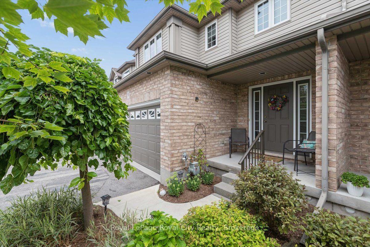 Photo 4 of 58 Walker Way, Guelph, Pineridge/Westminster Woods — HOMEH