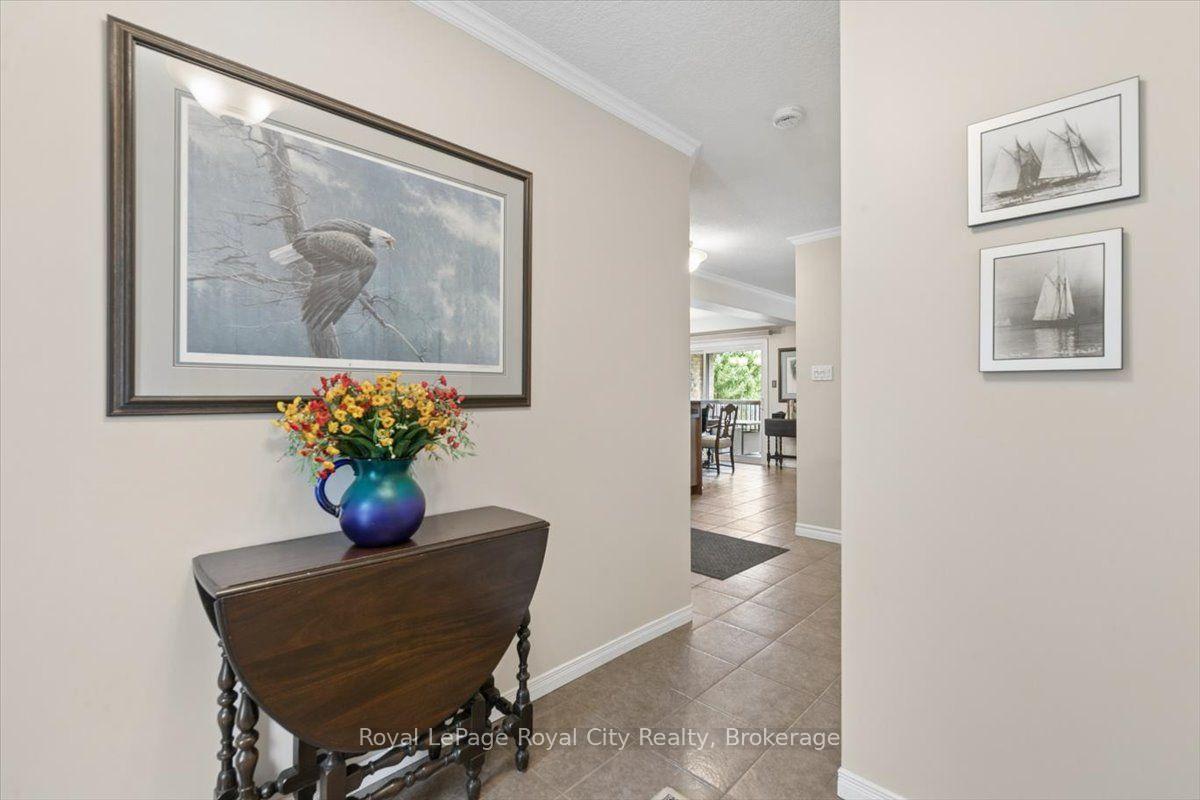 Photo 6 of 58 Walker Way, Guelph, Pineridge/Westminster Woods — HOMEH