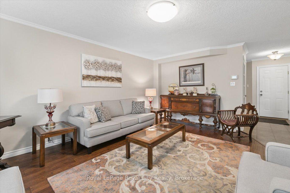 Photo 16 of 58 Walker Way, Guelph, Pineridge/Westminster Woods — HOMEH