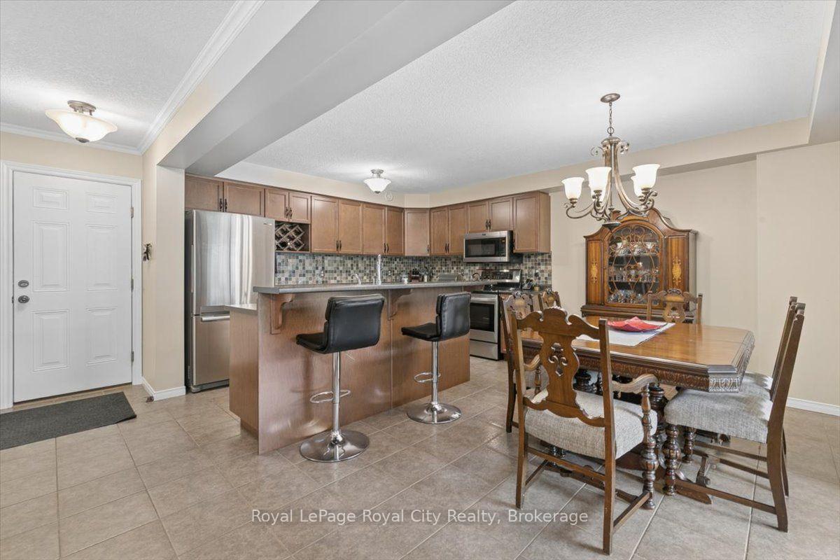 Photo 18 of 58 Walker Way, Guelph, Pineridge/Westminster Woods — HOMEH
