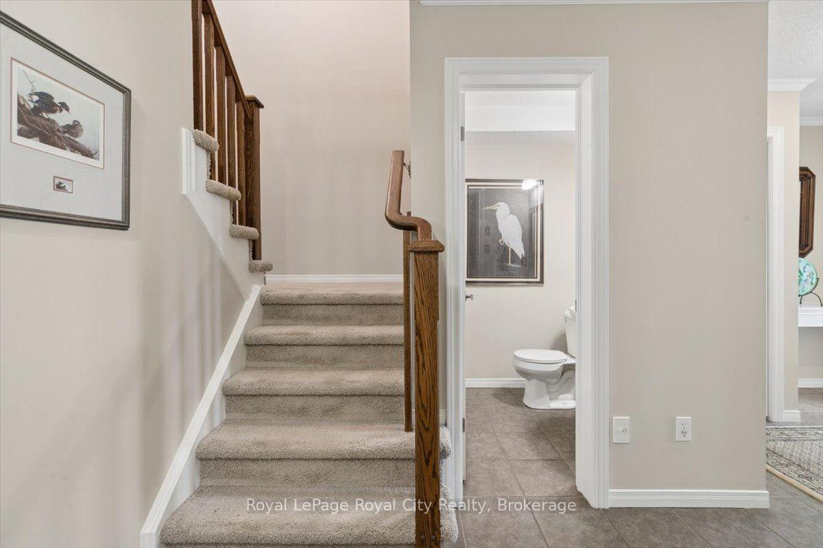 Photo 19 of 58 Walker Way, Guelph, Pineridge/Westminster Woods — HOMEH