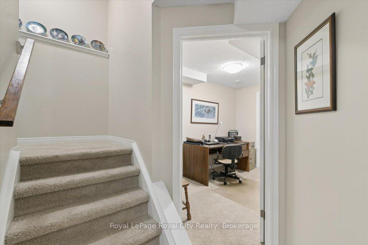 Photo 30 of 58 Walker Way, Guelph, Pineridge/Westminster Woods — HOMEH
