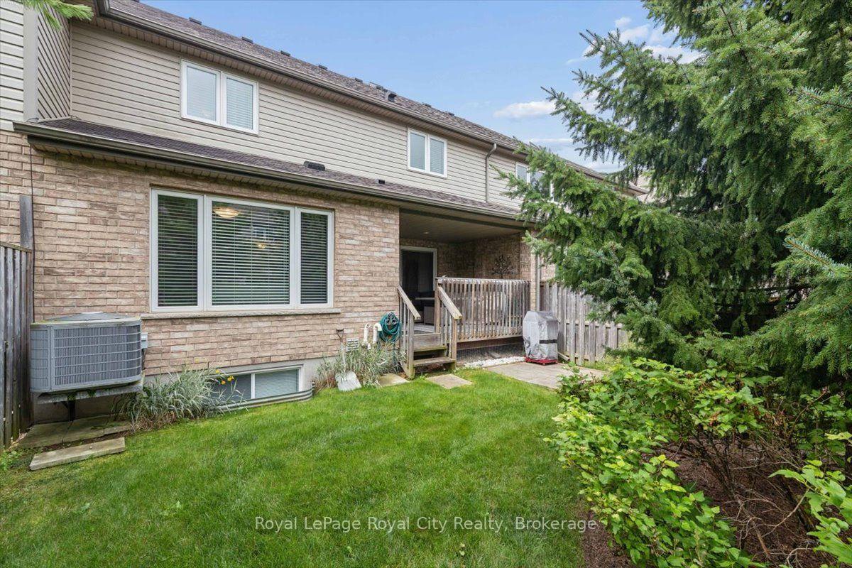 Photo 35 of 58 Walker Way, Guelph, Pineridge/Westminster Woods — HOMEH