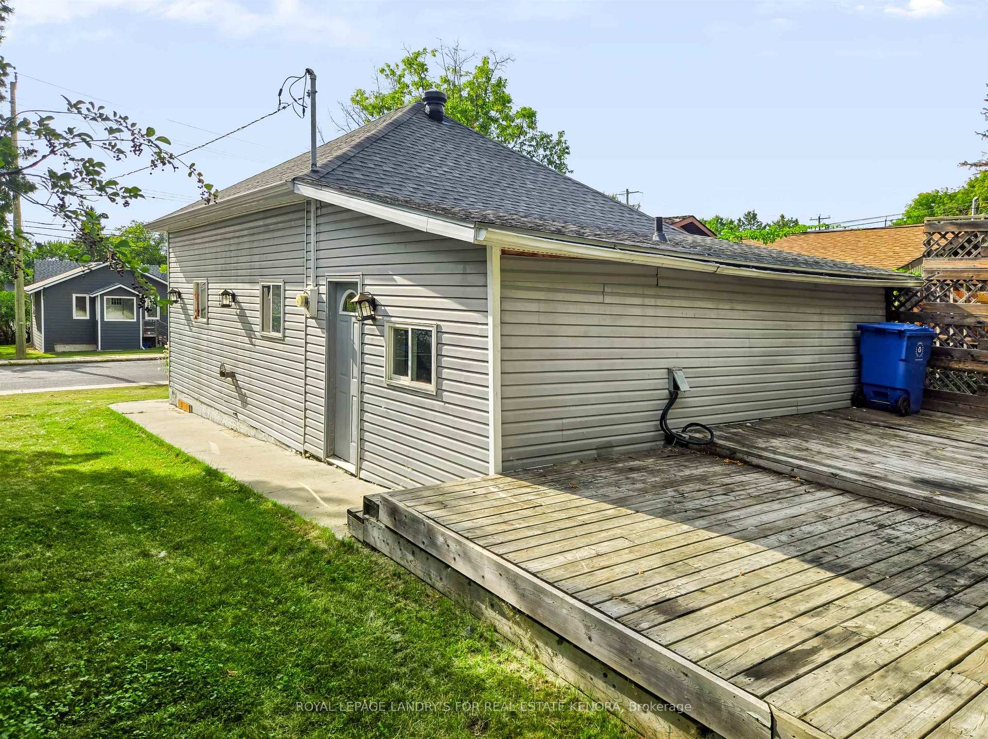 Photo 2 of 817 Fourth Avenue S, Kenora, Lakeside — HOMEH