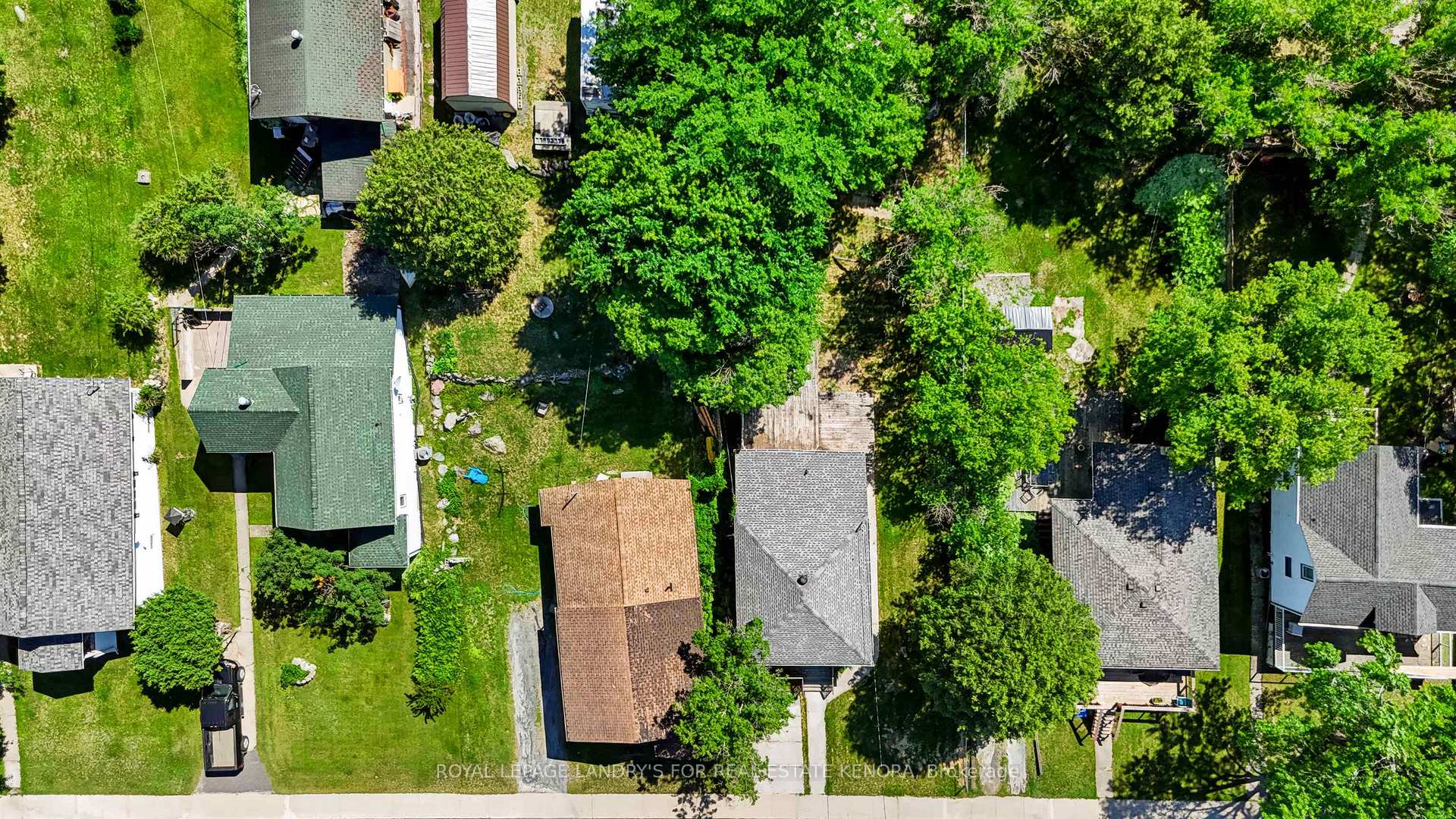 Photo 18 of 817 Fourth Avenue S, Kenora, Lakeside — HOMEH