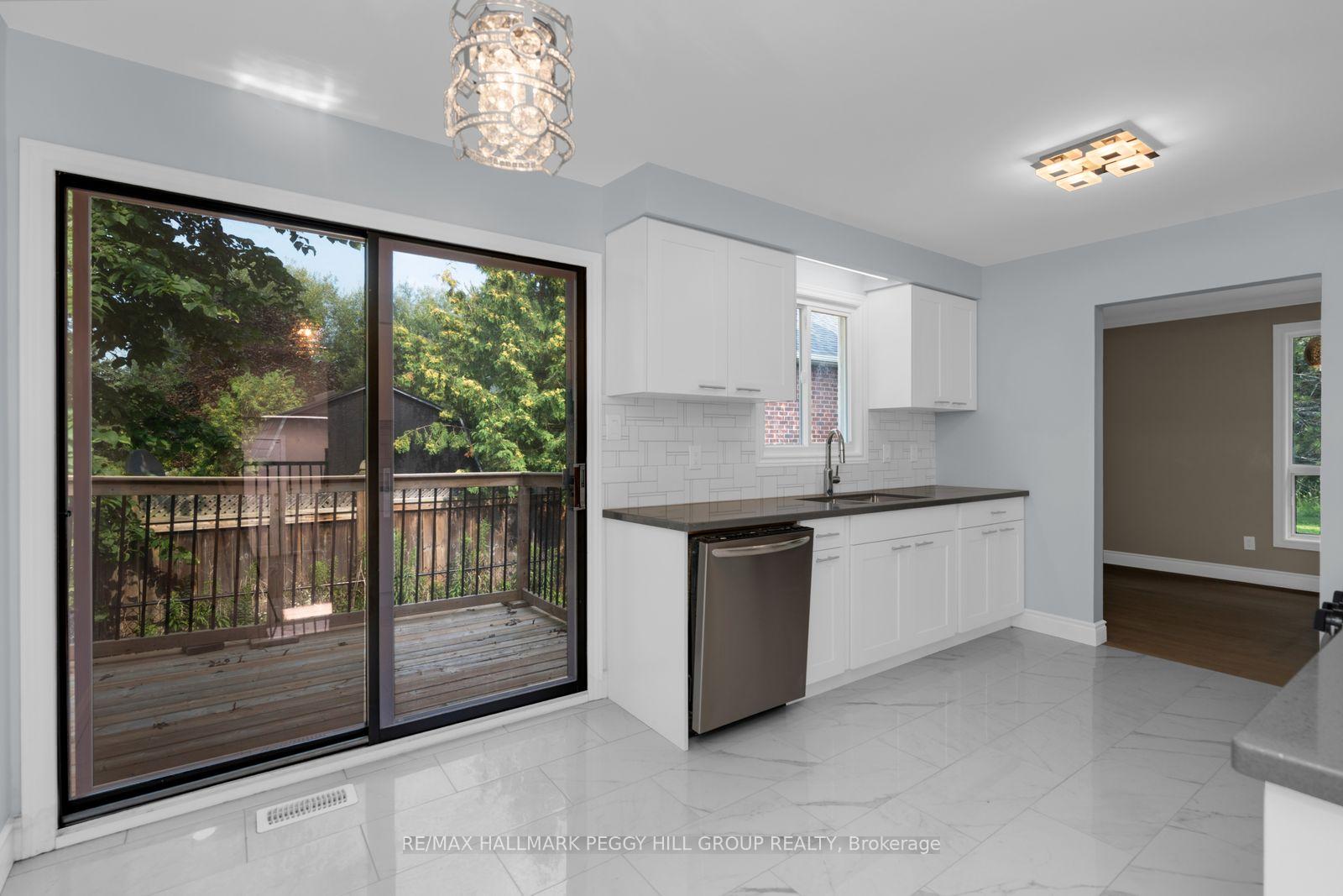Photo 2 of 890 Nantyr Drive, Innisfil, Alcona — HOMEH