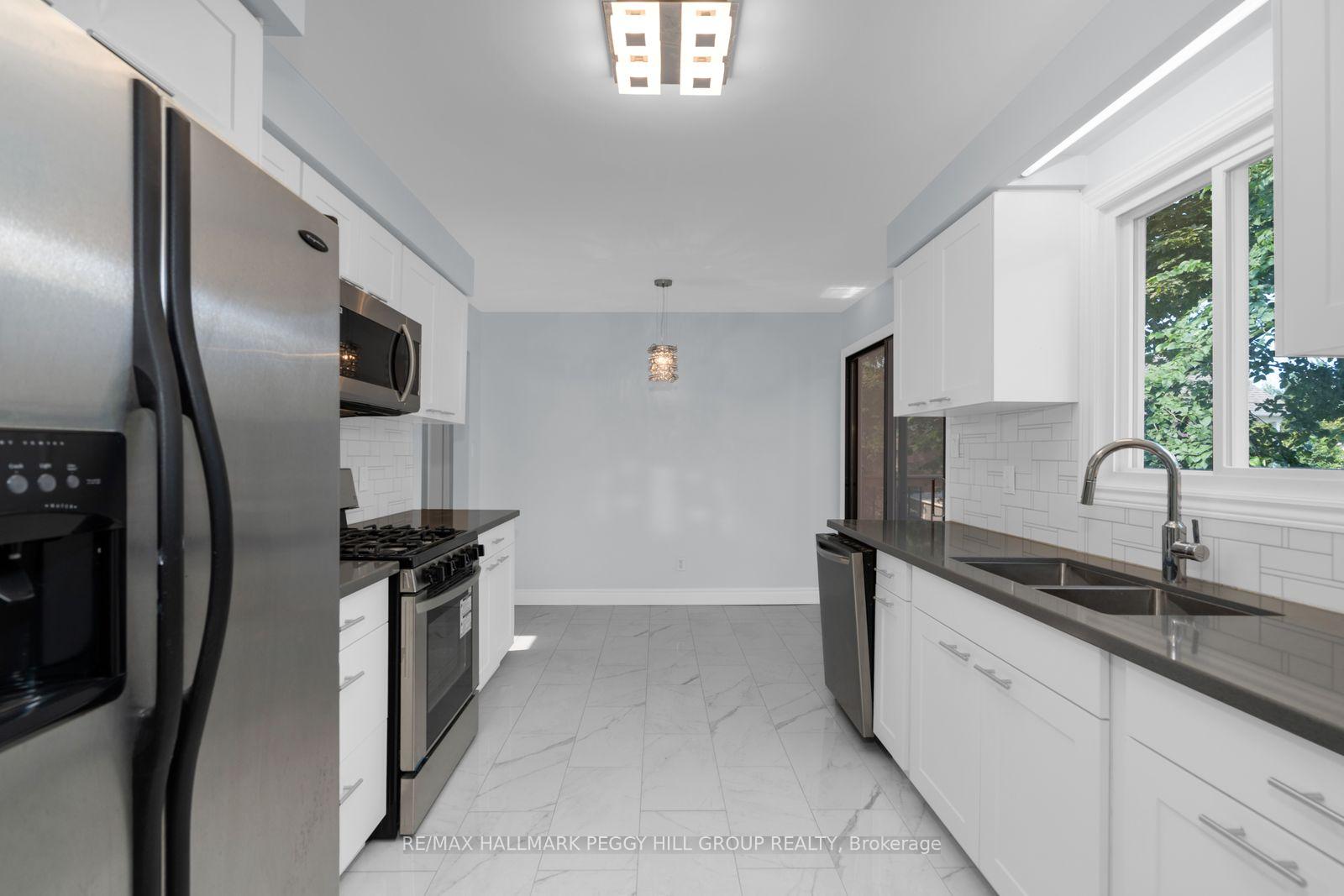 Photo 3 of 890 Nantyr Drive, Innisfil, Alcona — HOMEH