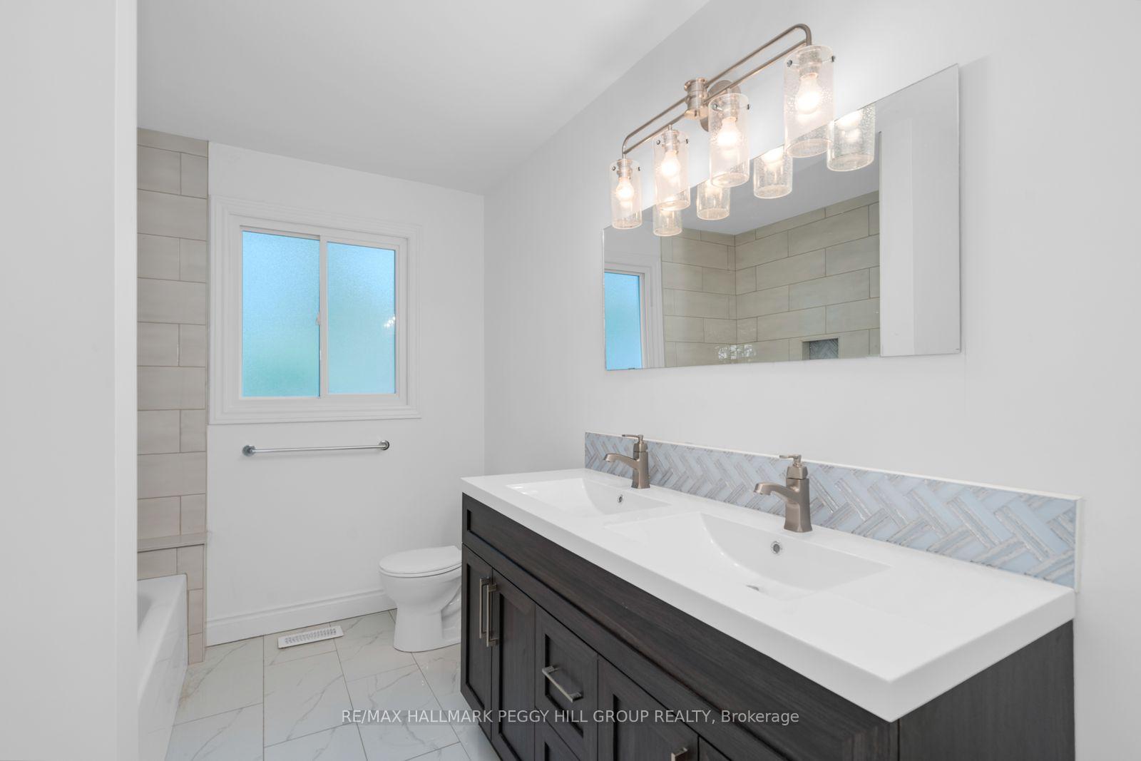 Photo 4 of 890 Nantyr Drive, Innisfil, Alcona — HOMEH