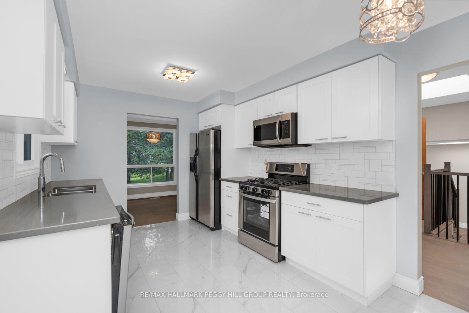 Photo 6 of 890 Nantyr Drive, Innisfil, Alcona — HOMEH