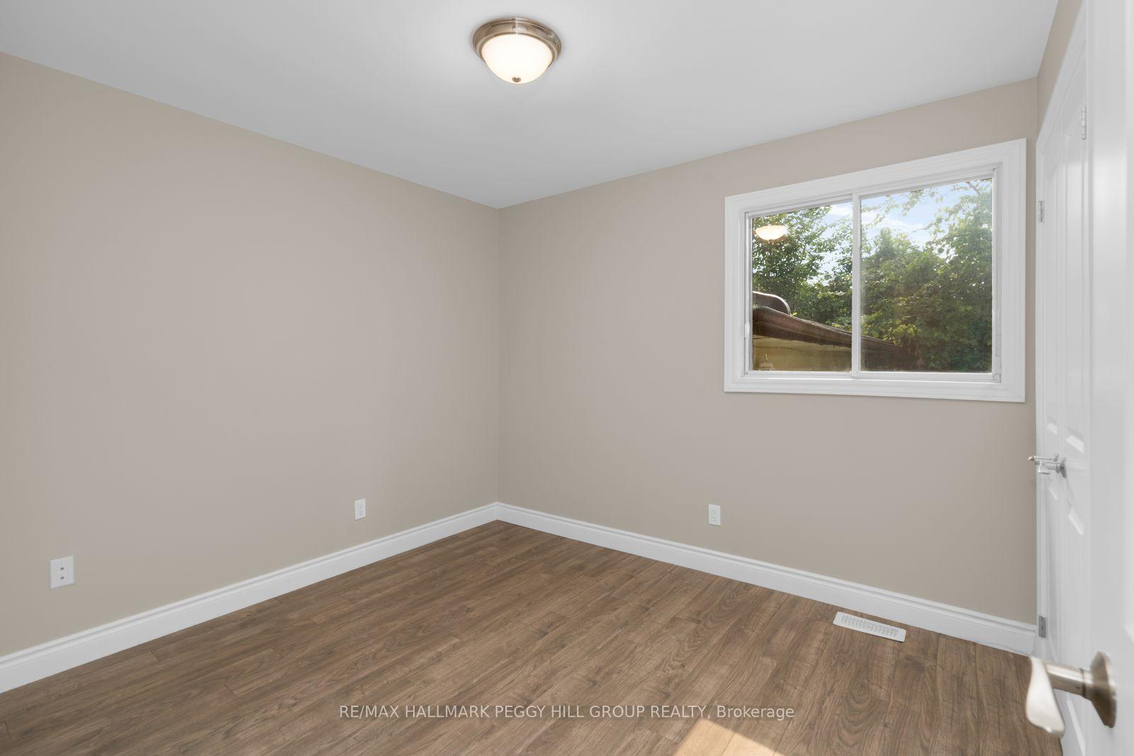 Photo 12 of 890 Nantyr Drive, Innisfil, Alcona — HOMEH