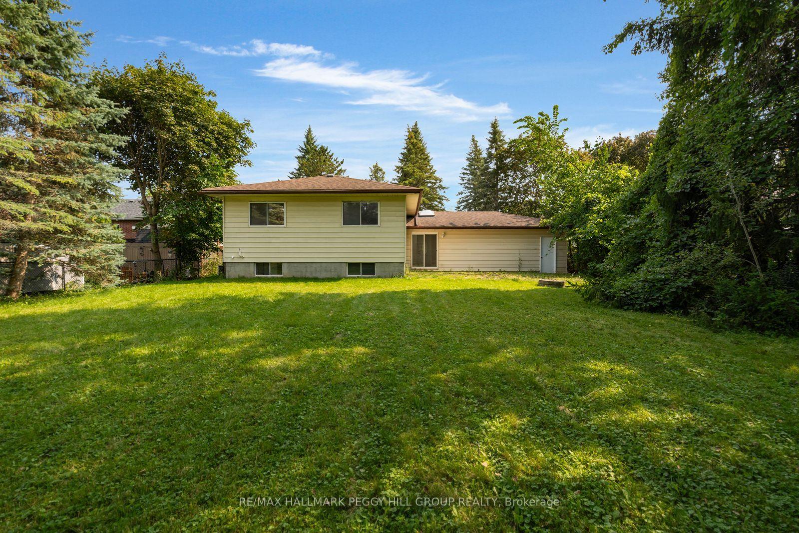 Photo 15 of 890 Nantyr Drive, Innisfil, Alcona — HOMEH