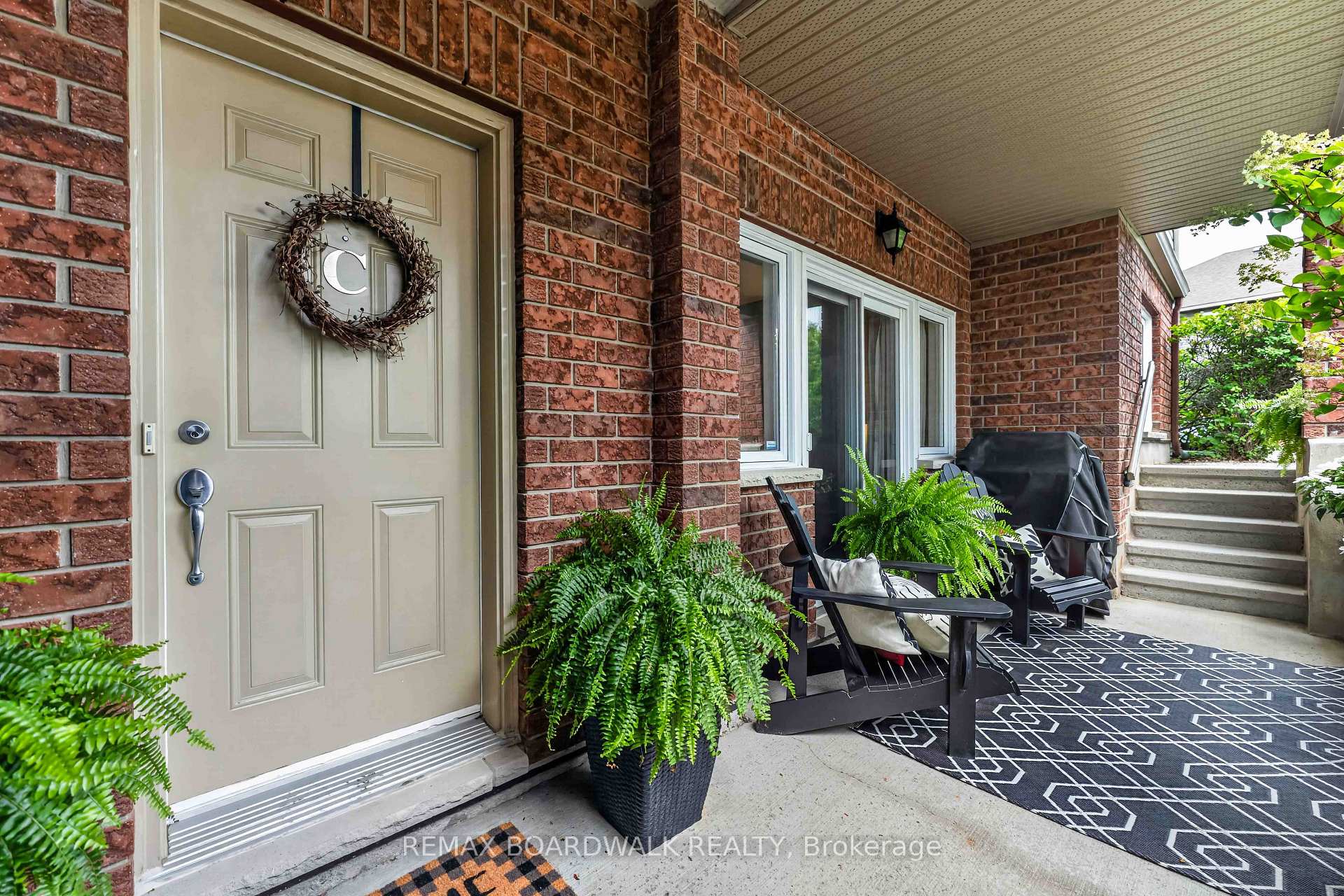Photo 4 of Unit C, 241 Crestway Drive, Ottawa, Barrhaven East — HOMEH