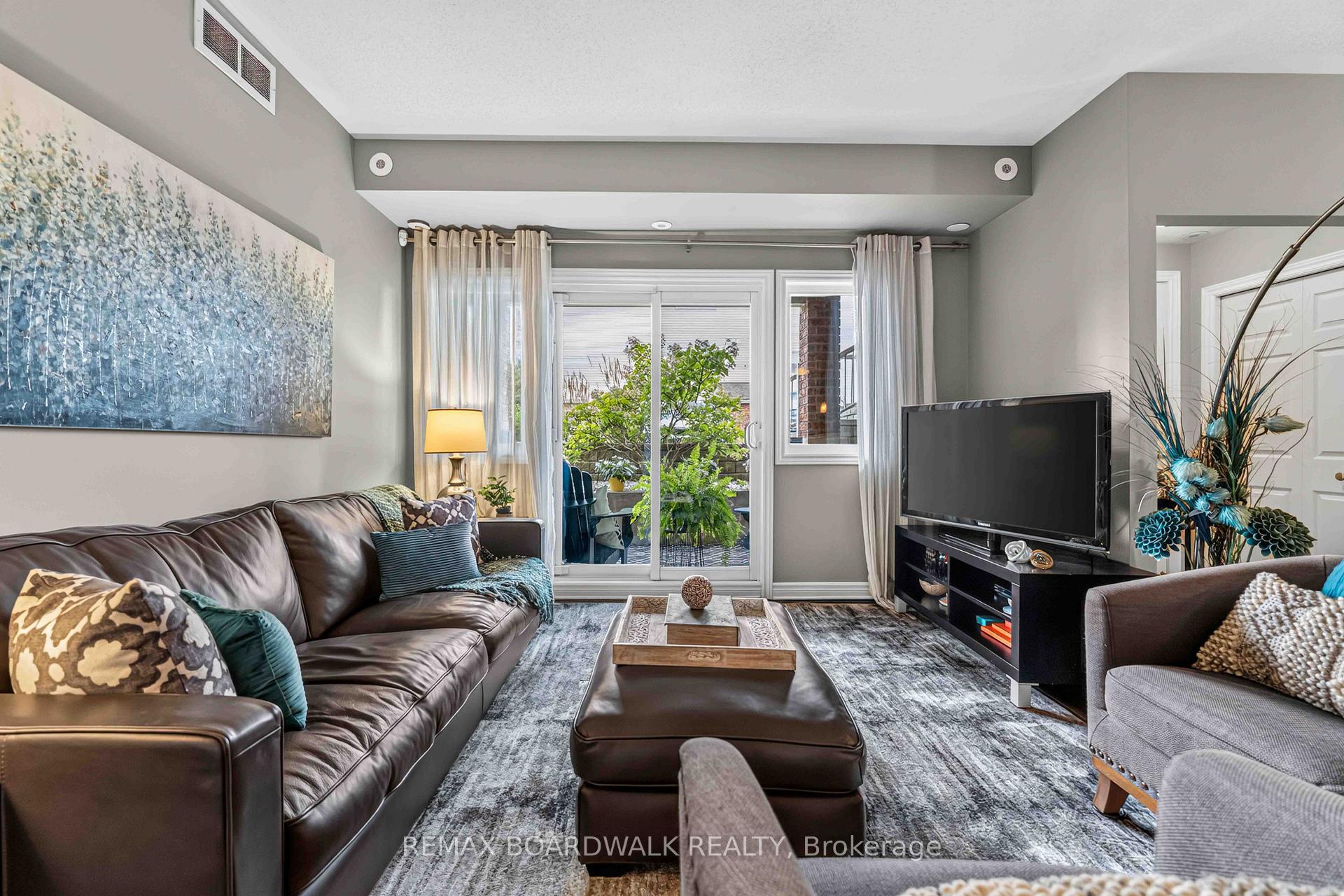 Photo 9 of Unit C, 241 Crestway Drive, Ottawa, Barrhaven East — HOMEH