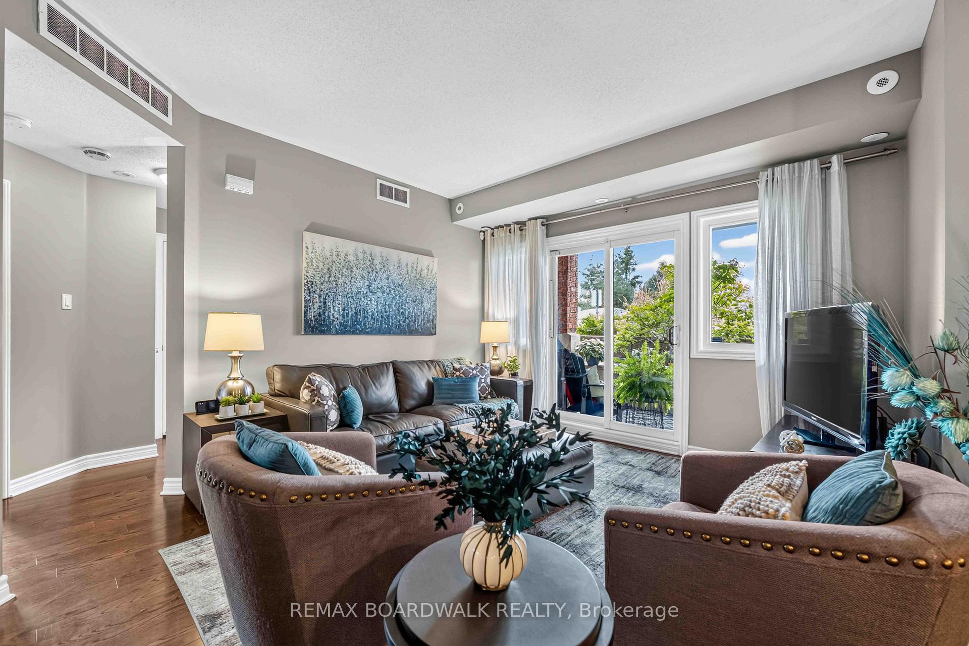 Photo 10 of Unit C, 241 Crestway Drive, Ottawa, Barrhaven East — HOMEH
