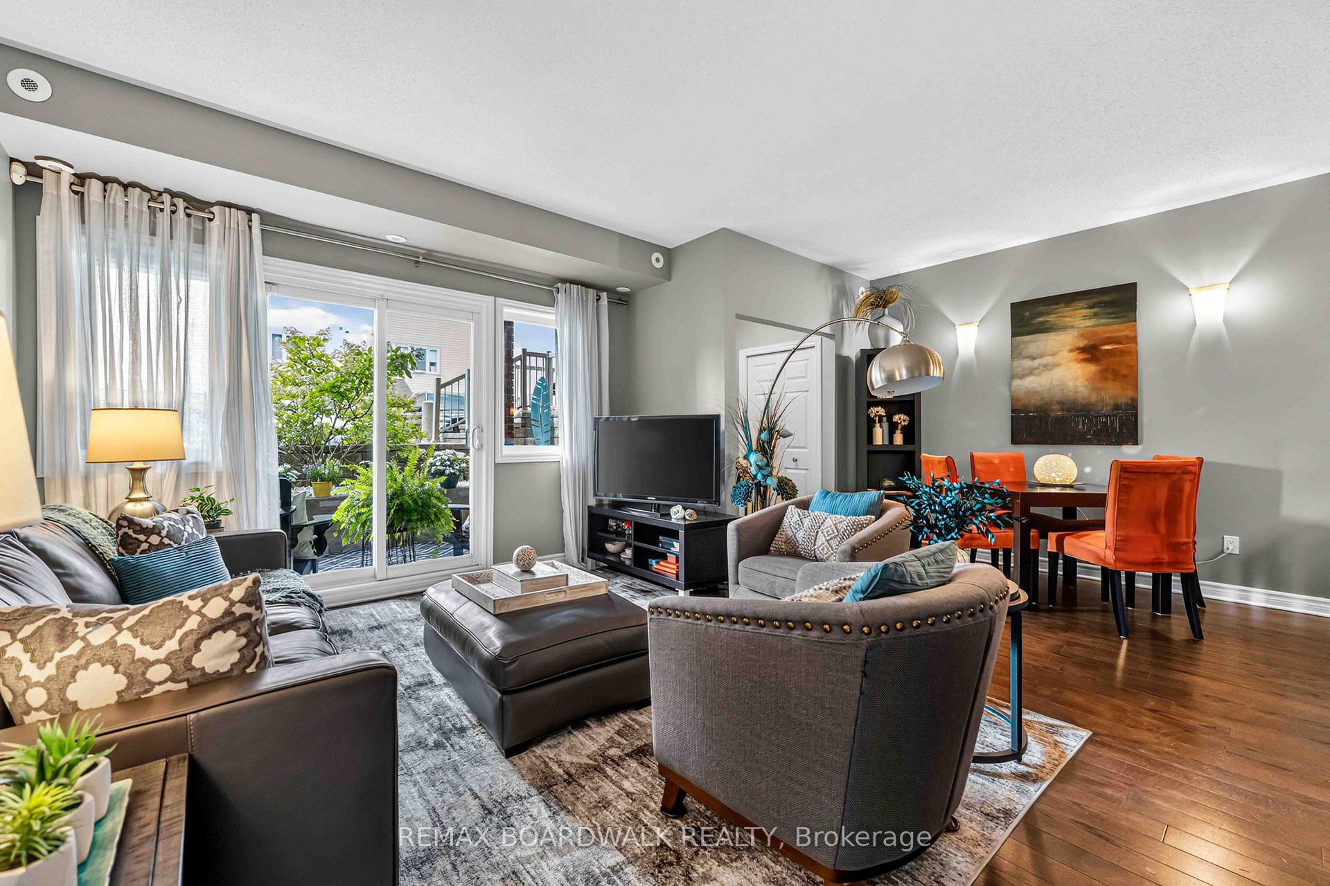Photo 11 of Unit C, 241 Crestway Drive, Ottawa, Barrhaven East — HOMEH