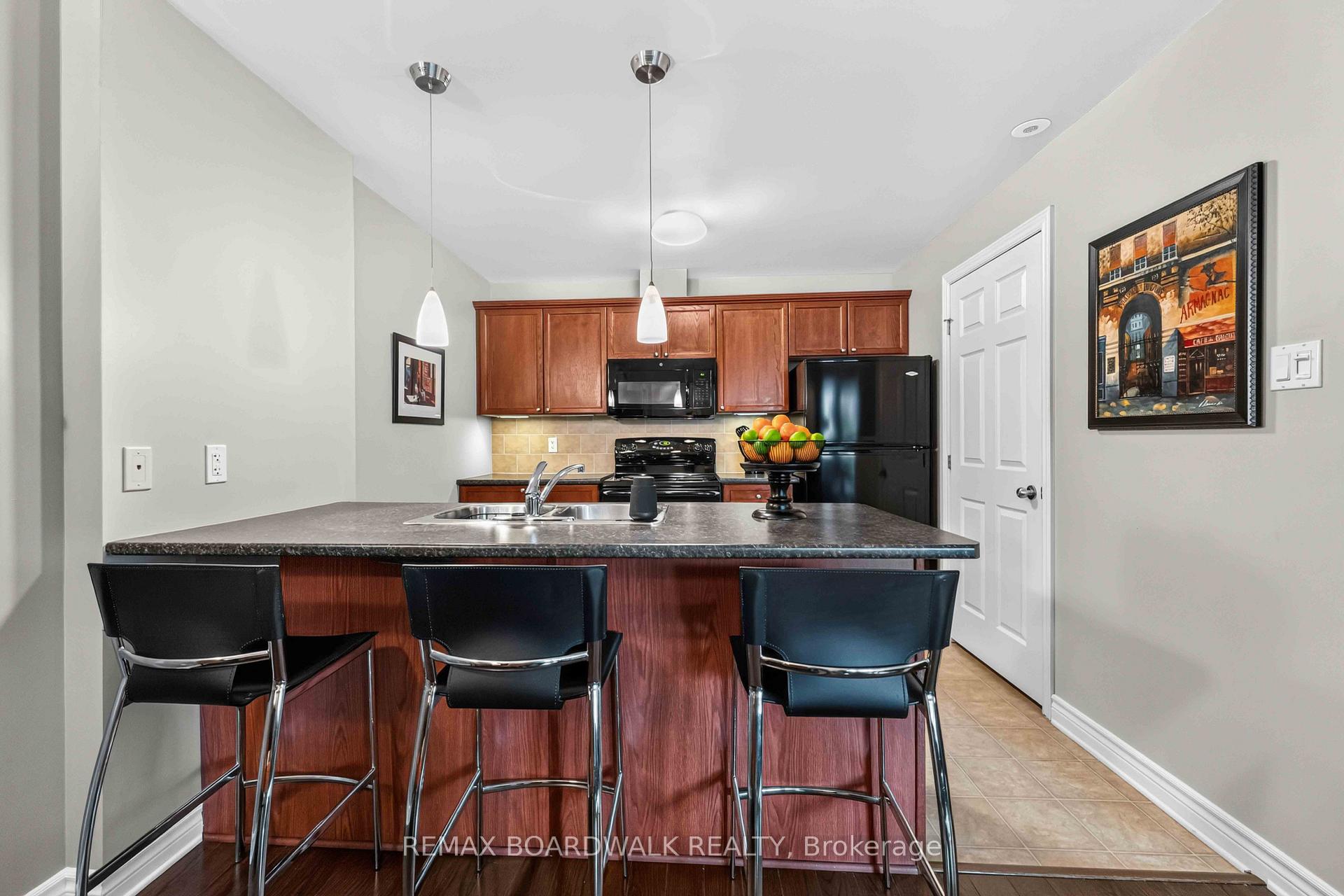 Photo 15 of Unit C, 241 Crestway Drive, Ottawa, Barrhaven East — HOMEH