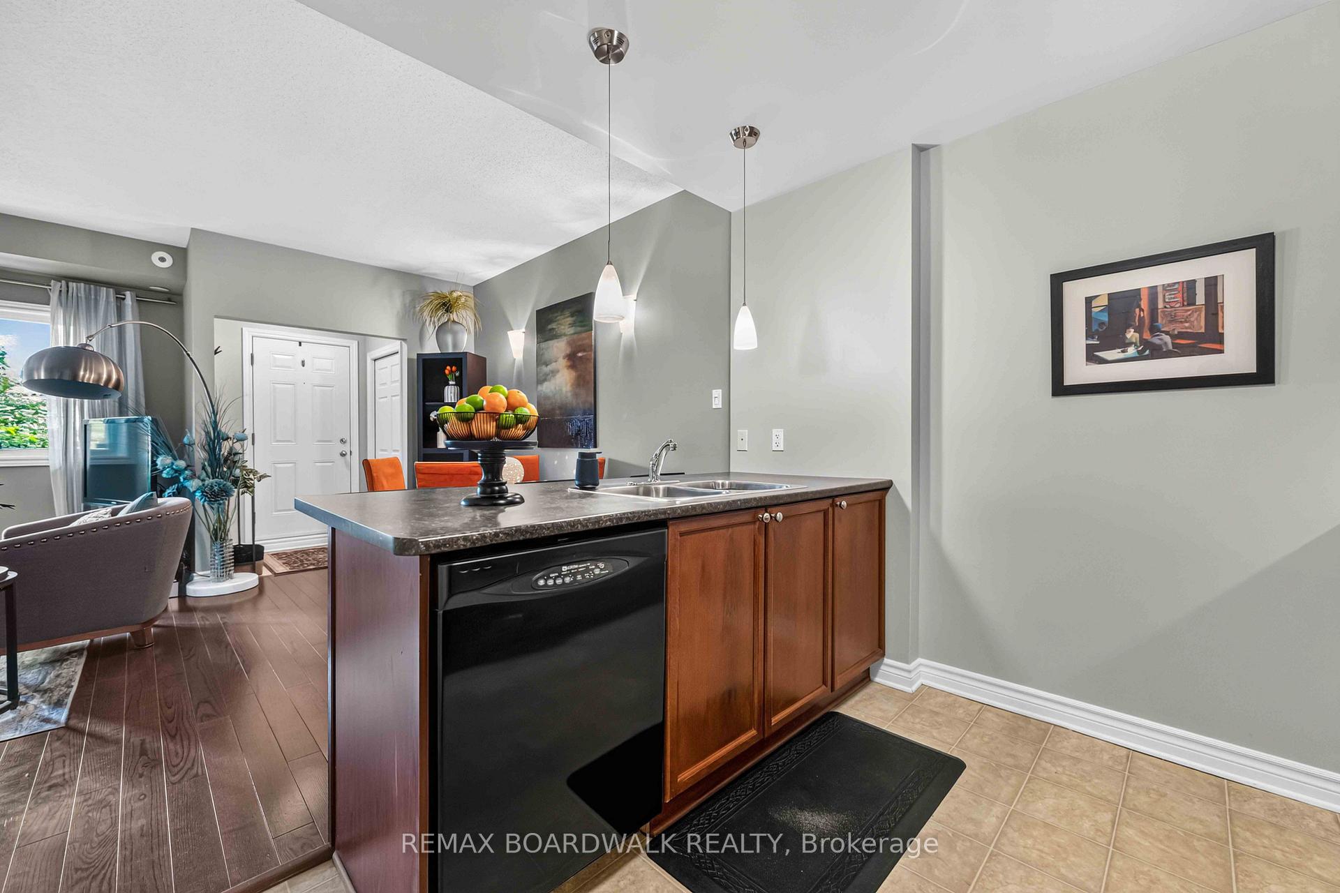 Photo 16 of Unit C, 241 Crestway Drive, Ottawa, Barrhaven East — HOMEH