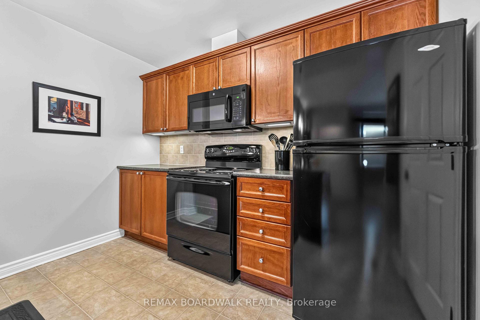 Photo 17 of Unit C, 241 Crestway Drive, Ottawa, Barrhaven East — HOMEH