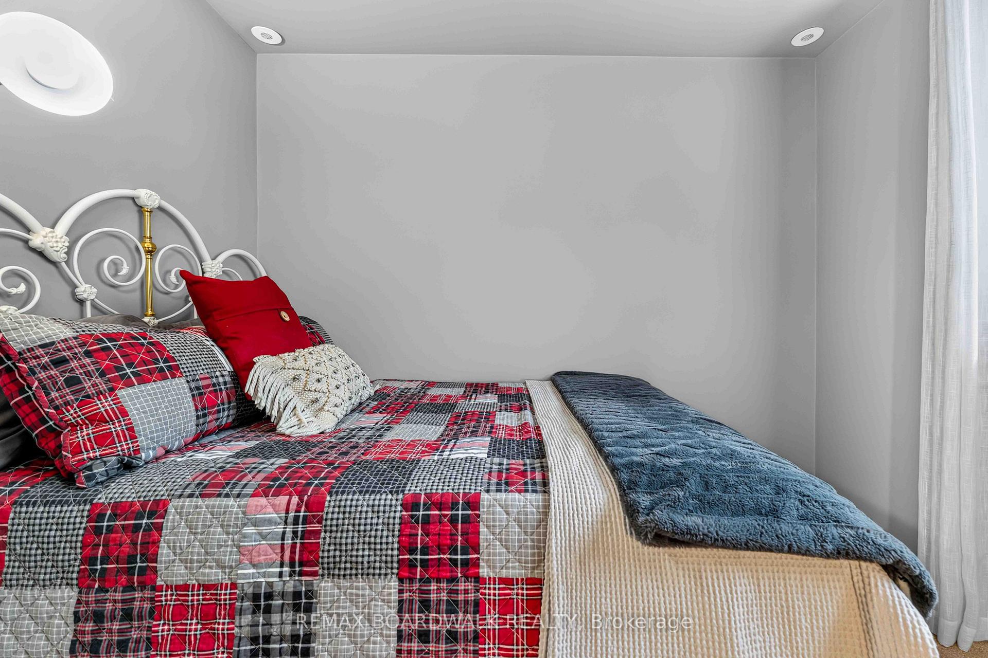 Photo 20 of Unit C, 241 Crestway Drive, Ottawa, Barrhaven East — HOMEH