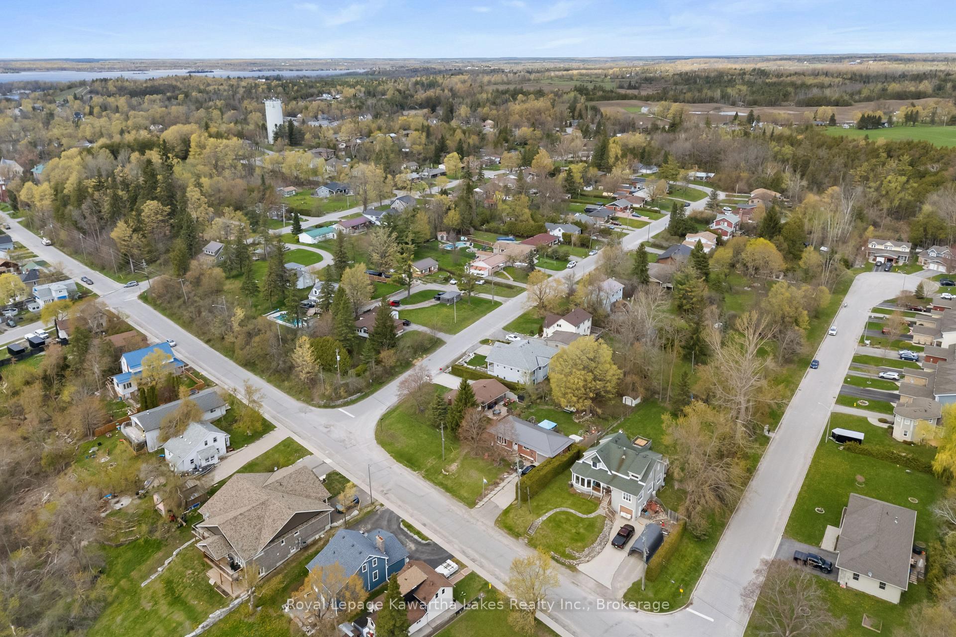 Photo 39 of 2 Kennedy Drive, Kawartha Lakes, Fenelon Falls — HOMEH