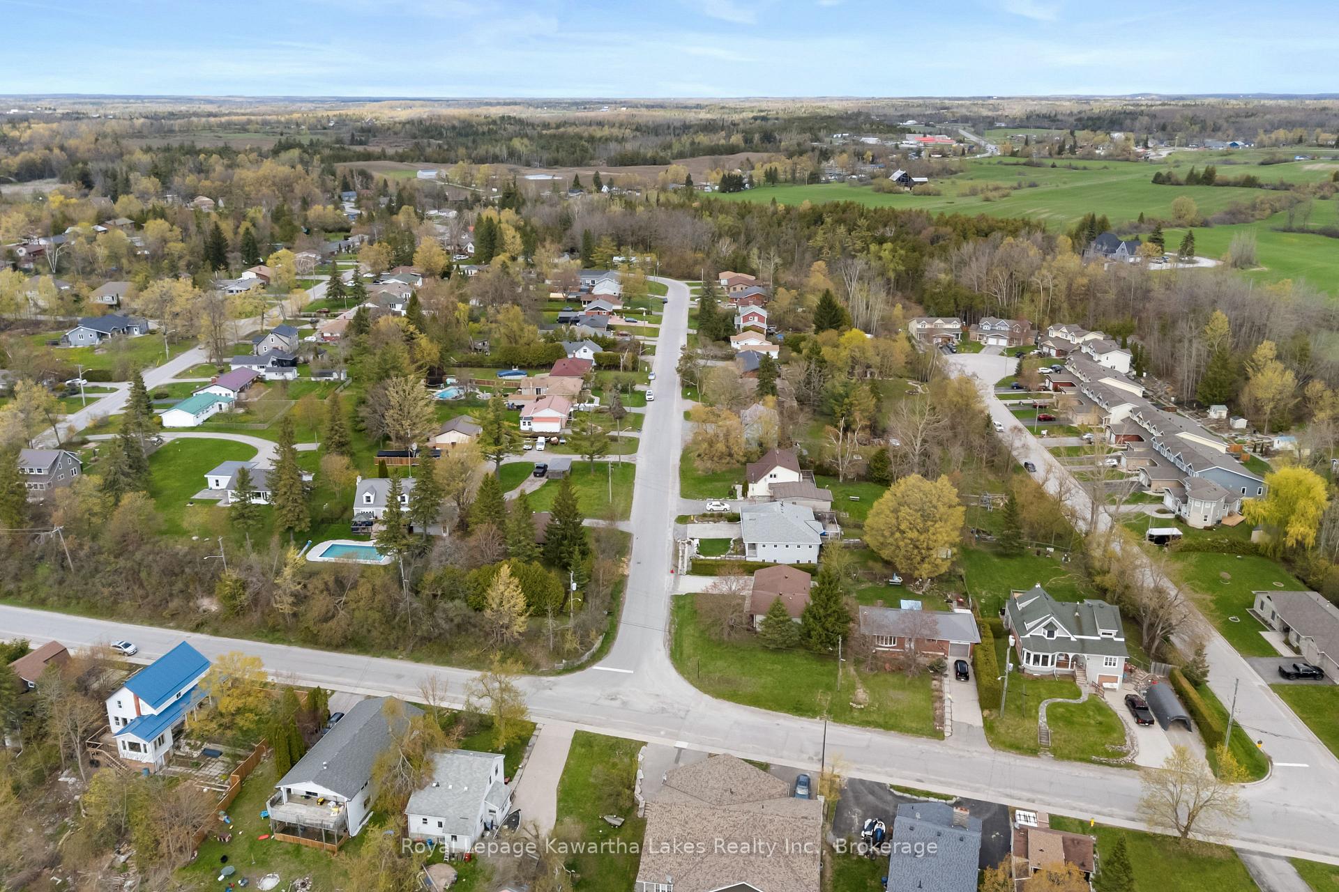 Photo 42 of 2 Kennedy Drive, Kawartha Lakes, Fenelon Falls — HOMEH