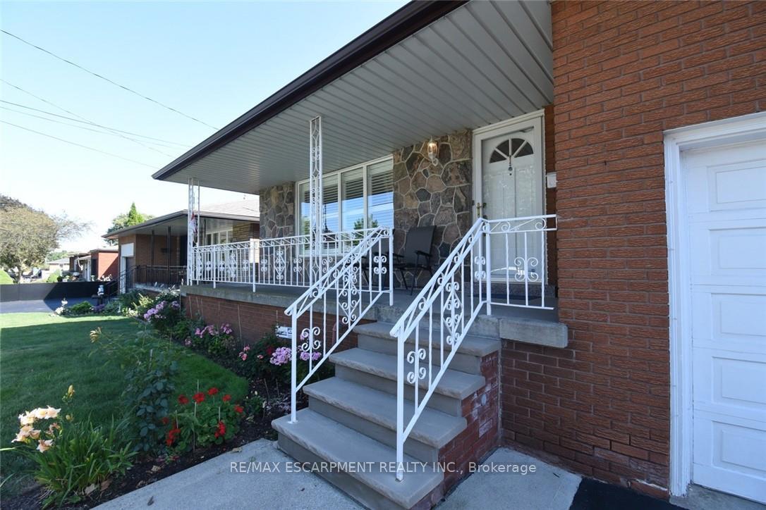 Photo 4 of 36 Abbington Drive, Hamilton, Gilbert — HOMEH