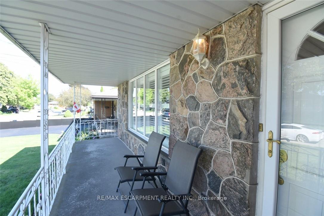 Photo 5 of 36 Abbington Drive, Hamilton, Gilbert — HOMEH