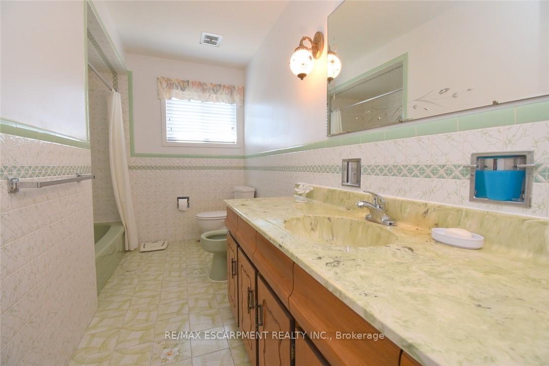 Photo 19 of 36 Abbington Drive, Hamilton, Gilbert — HOMEH