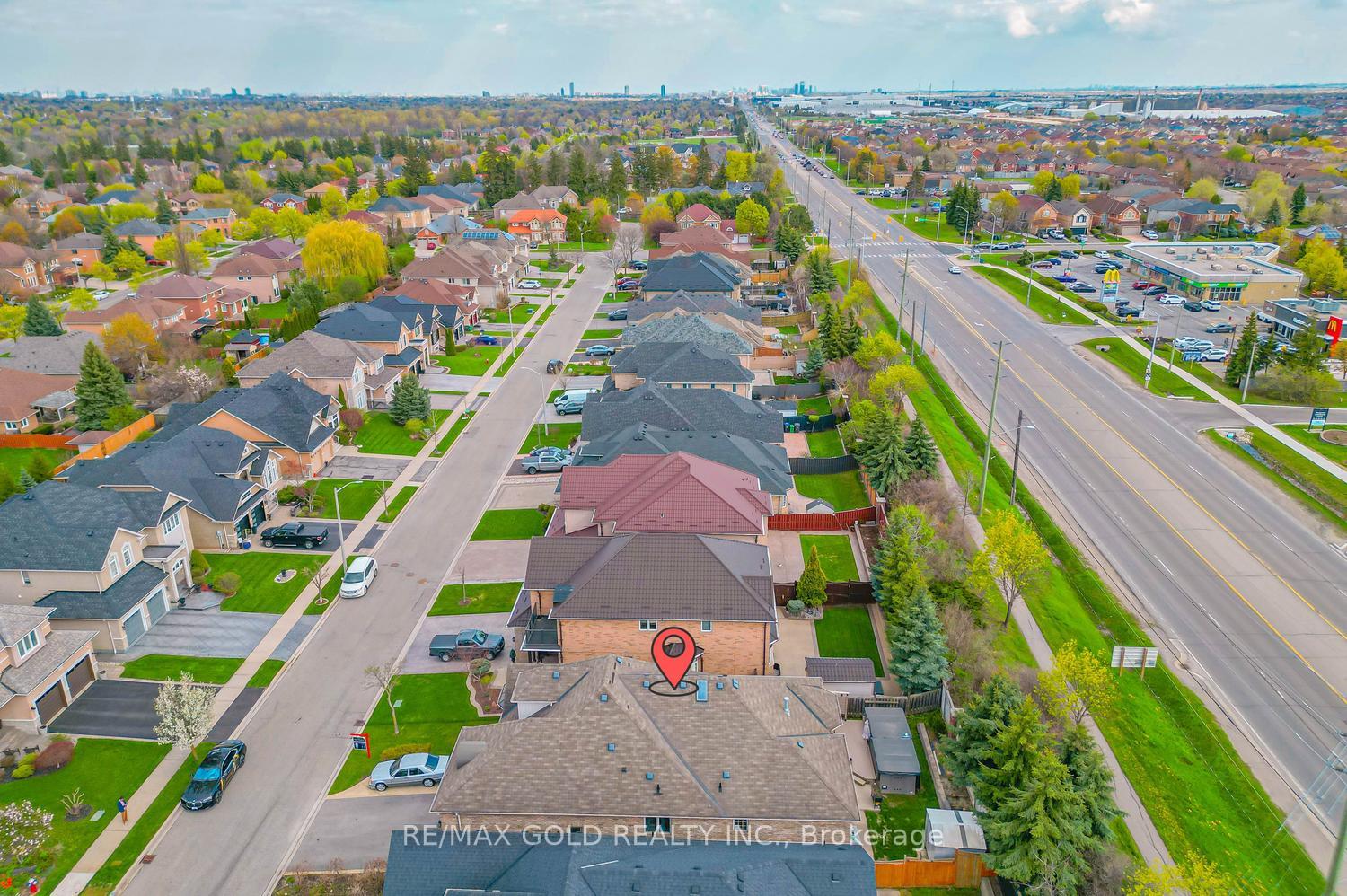 Photo 6 of 28 Dokkum Crescent, Brampton, Snelgrove — HOMEH