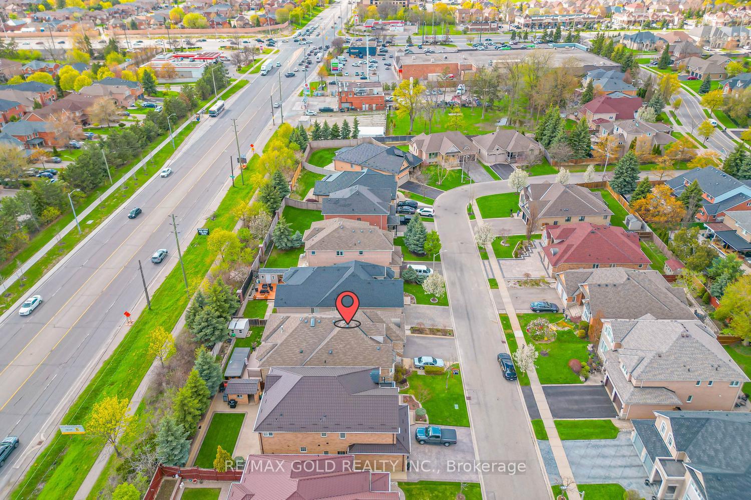 Photo 7 of 28 Dokkum Crescent, Brampton, Snelgrove — HOMEH