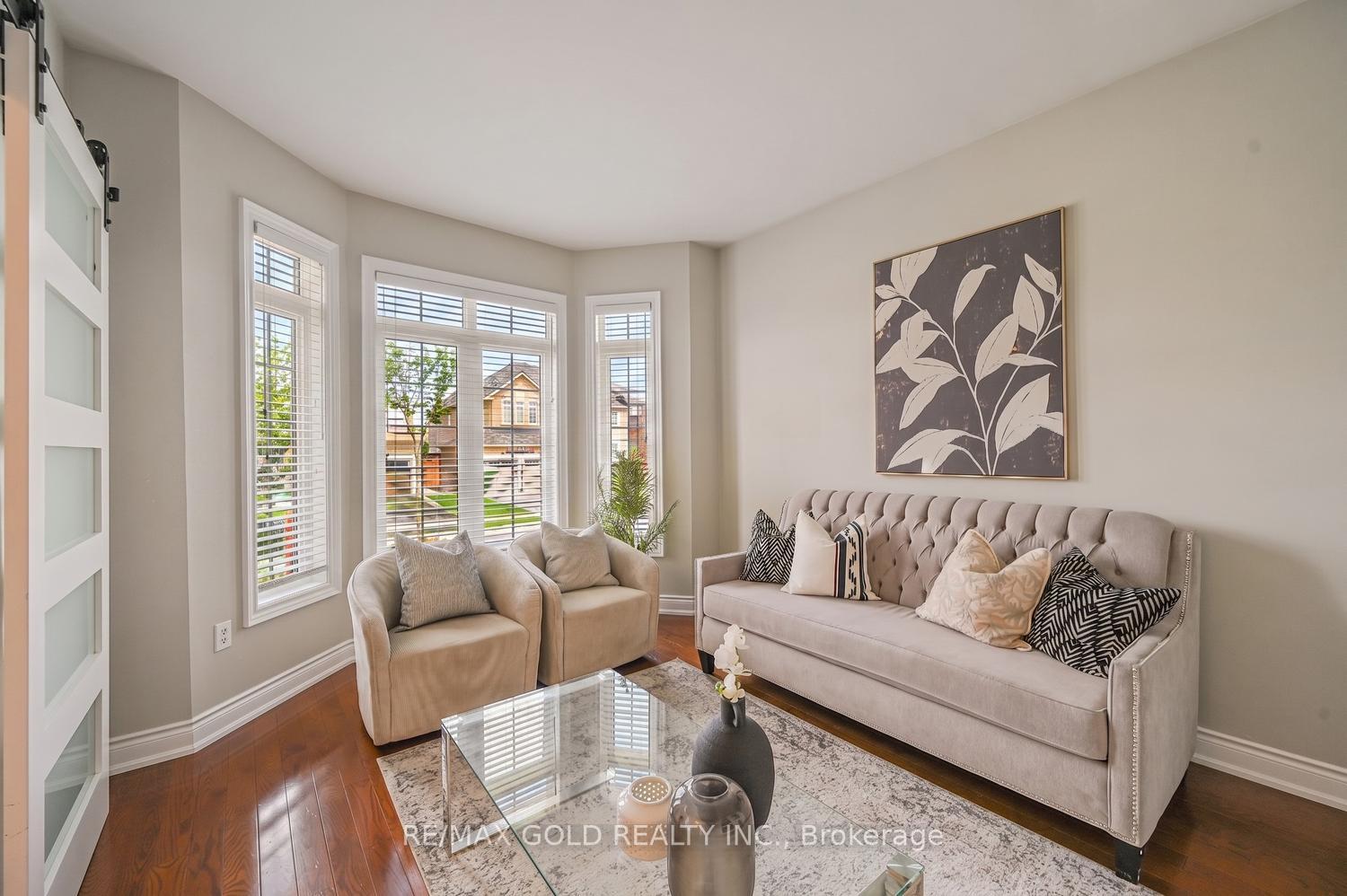 Photo 11 of 28 Dokkum Crescent, Brampton, Snelgrove — HOMEH