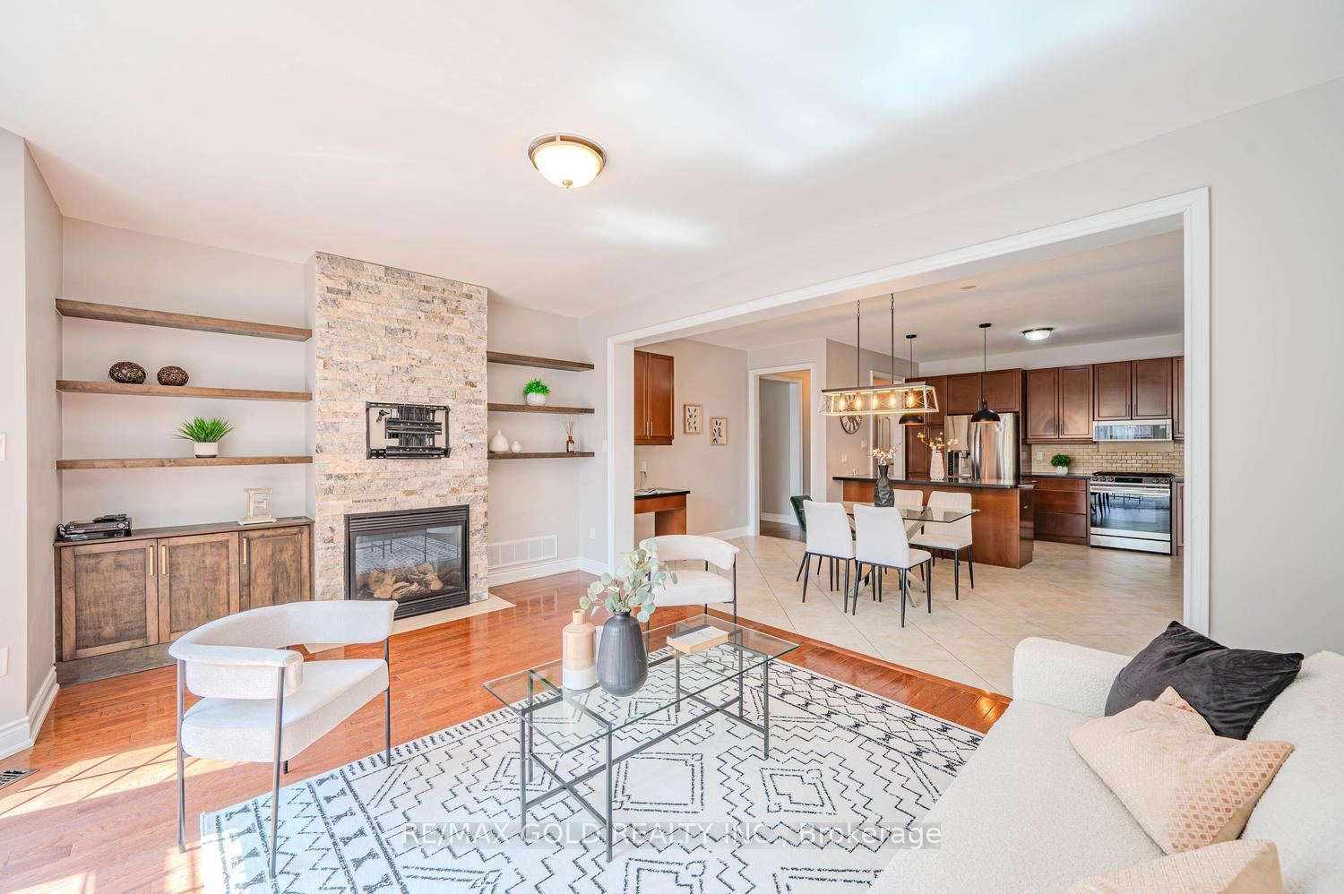 Photo 18 of 28 Dokkum Crescent, Brampton, Snelgrove — HOMEH