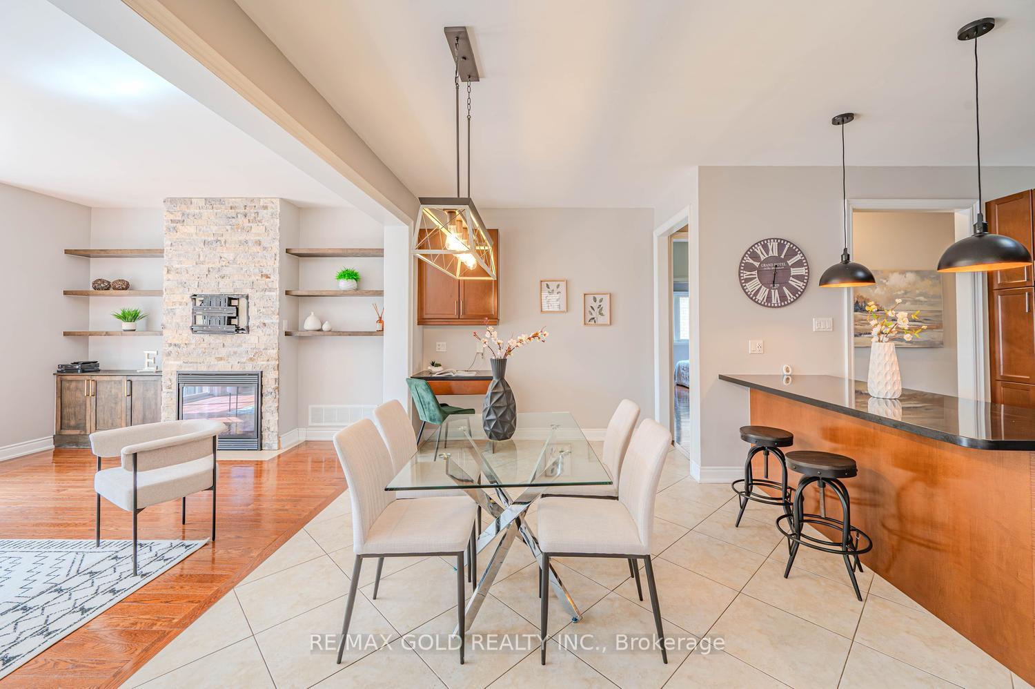 Photo 19 of 28 Dokkum Crescent, Brampton, Snelgrove — HOMEH