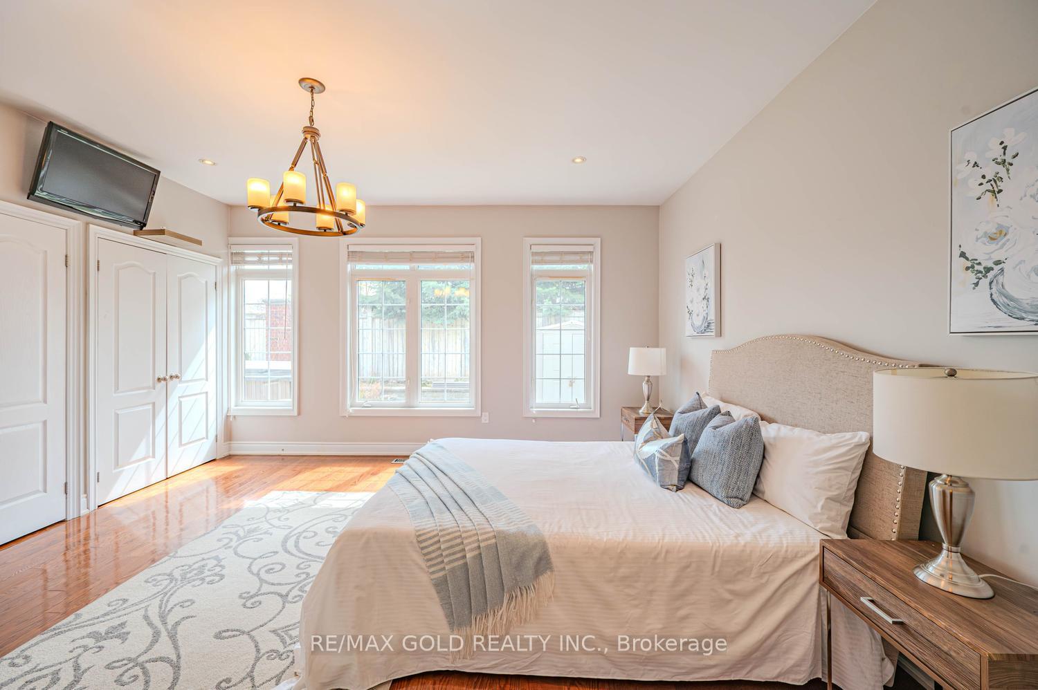 Photo 29 of 28 Dokkum Crescent, Brampton, Snelgrove — HOMEH