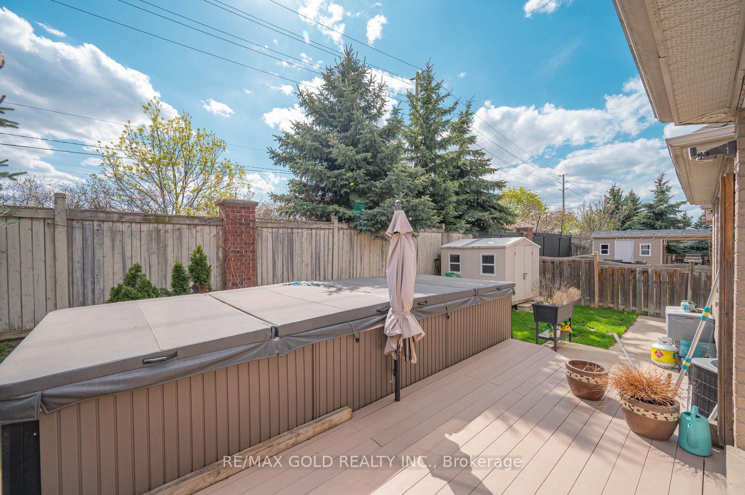 Photo 42 of 28 Dokkum Crescent, Brampton, Snelgrove — HOMEH