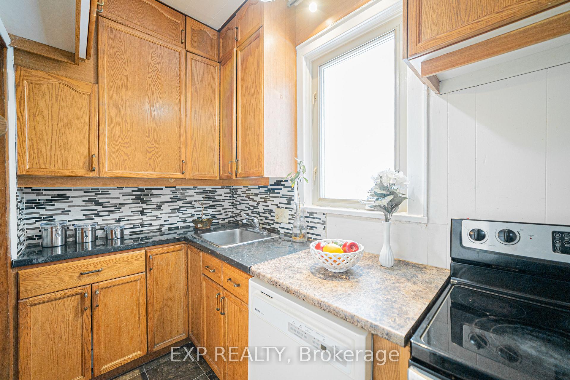 Photo 12 of Unit Main, 52 Proctor Boulevard, Hamilton, Glenview — HOMEH