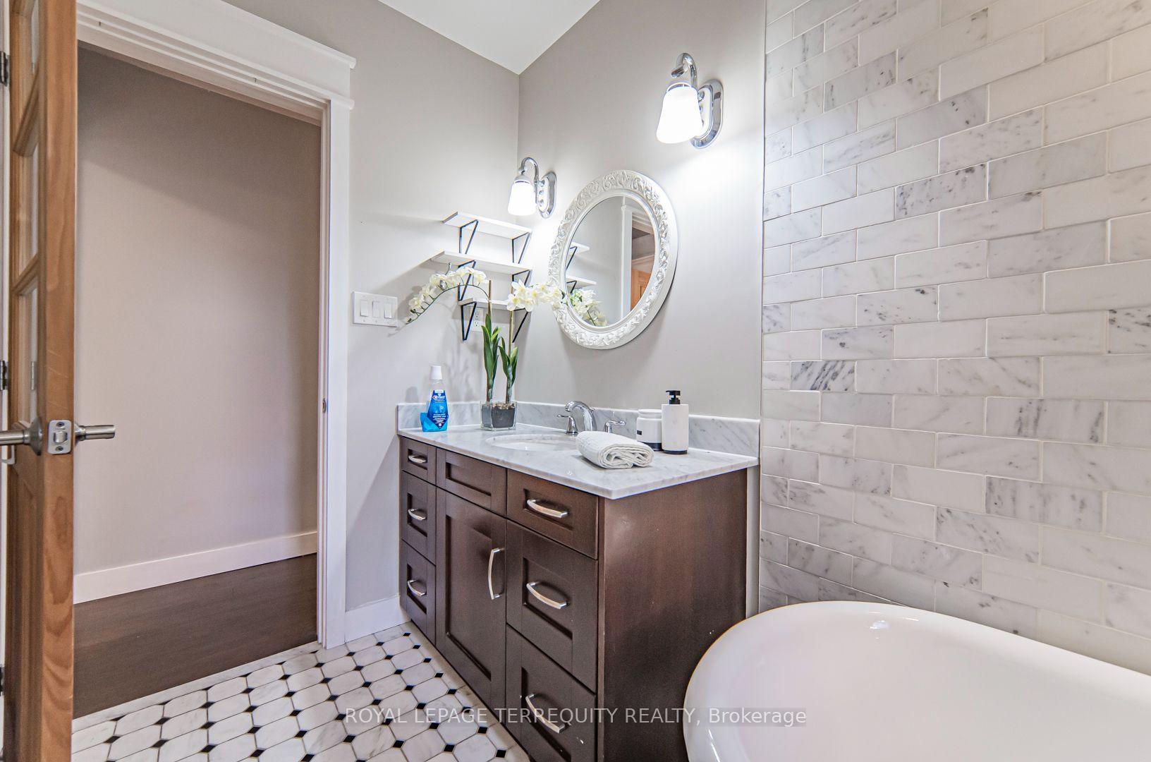 Photo 13 of Unit B, 256 Boston Avenue, Toronto, South Riverdale — HOMEH